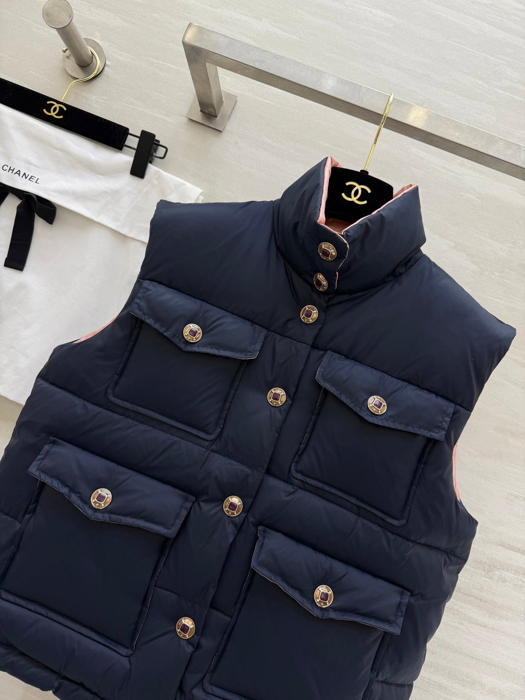 CHANEL 25S DOWN VEST 482