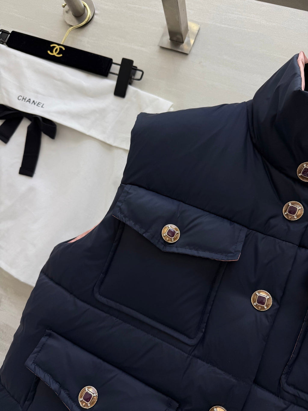 CHANEL 25S DOWN VEST 482