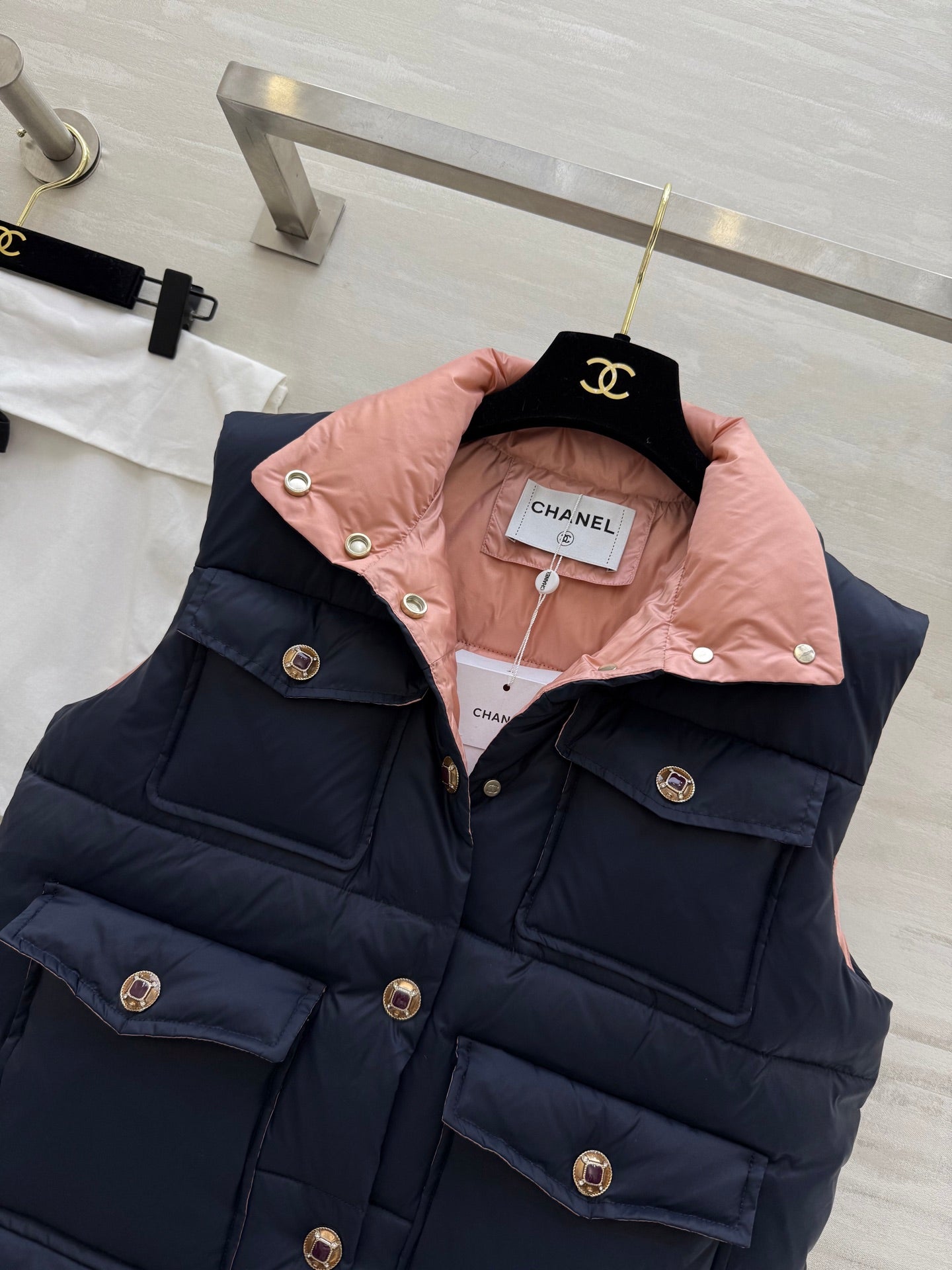 CHANEL 25S DOWN VEST 482