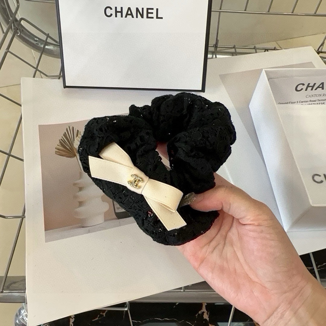 BLACK WRINKLED FABRIC SCRUNCHIE 418917