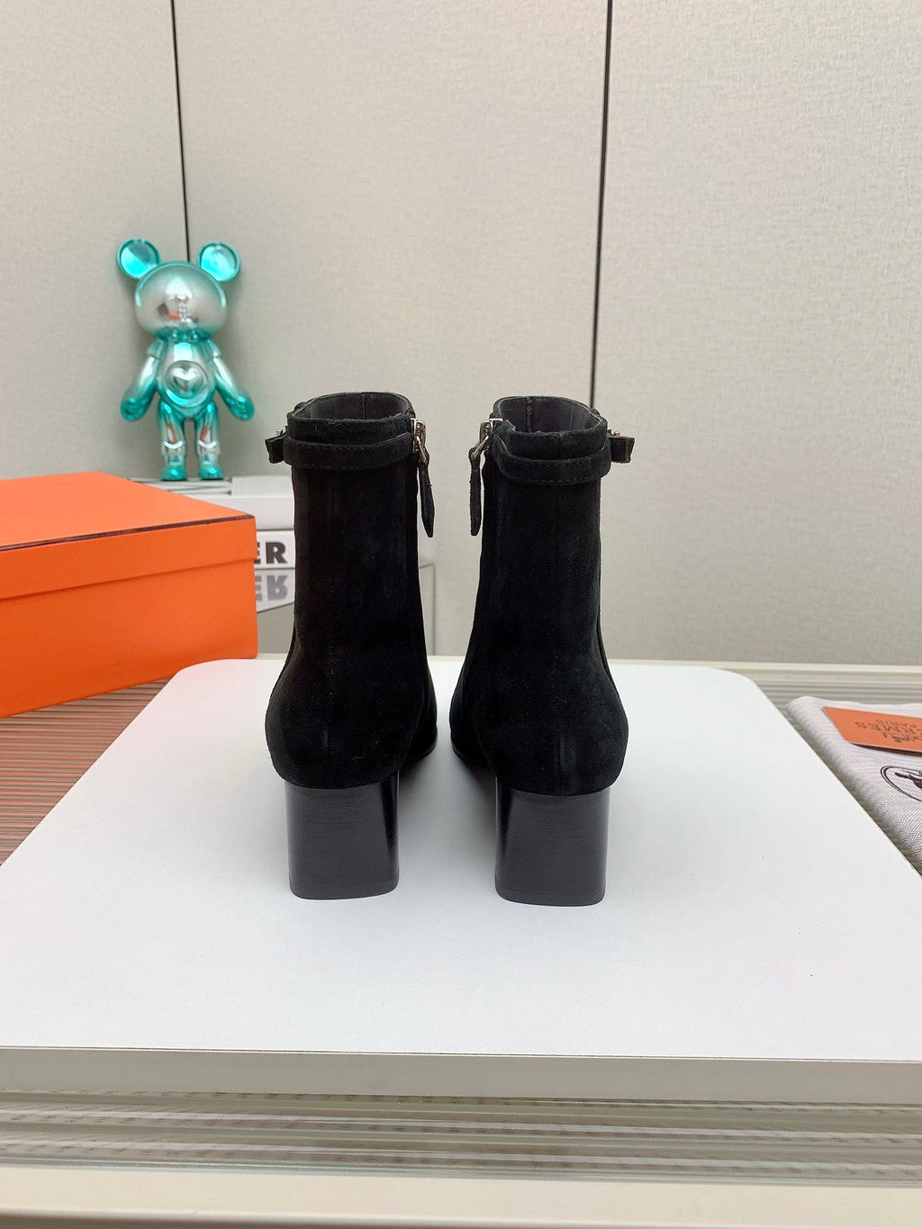 WOMEN'S NEO ANKLE BOOT IN BLACK SUEDE