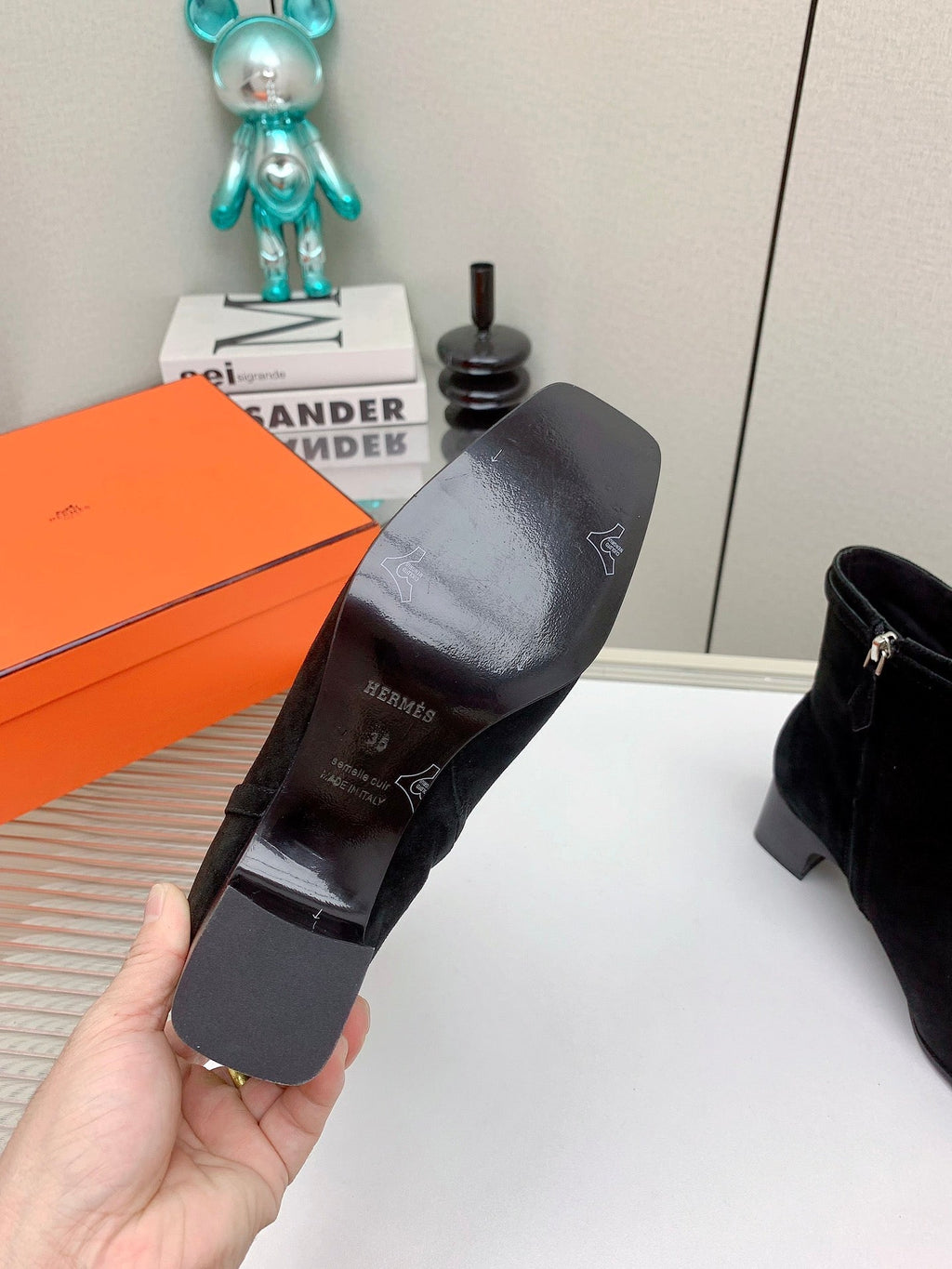 WOMEN'S NEO ANKLE BOOT IN BLACK SUEDE