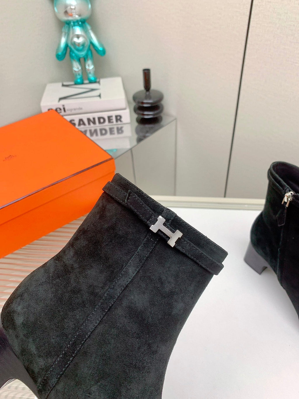 WOMEN'S NEO ANKLE BOOT IN BLACK SUEDE