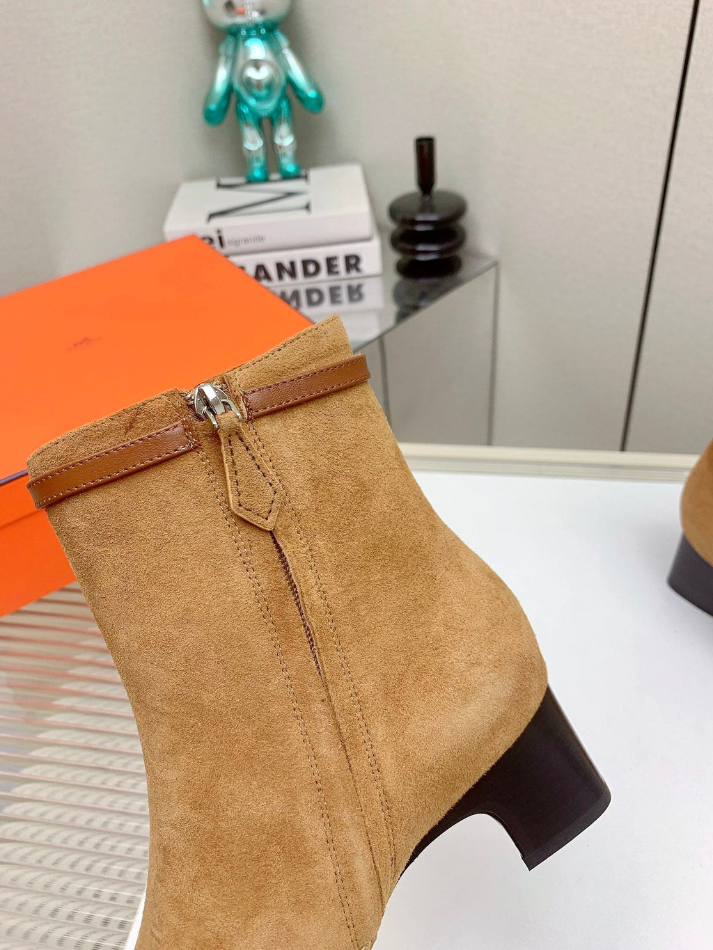 WOMEN'S NEO ANKLE BOOT IN PEANUT BROWN SUEDE