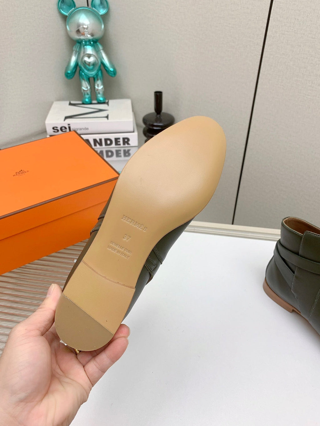 WOMEN'S NEO ANKLE BOOT IN ARMY GREEN CALFSKIN