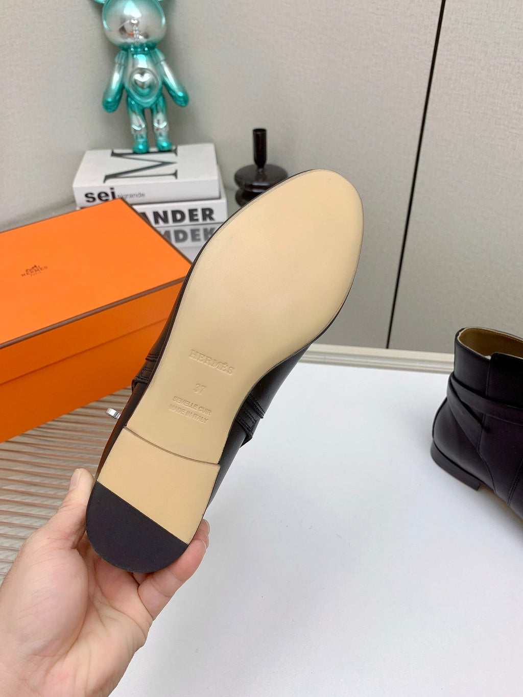 WOMEN'S NEO ANKLE BOOT IN BLACK CALFSKIN