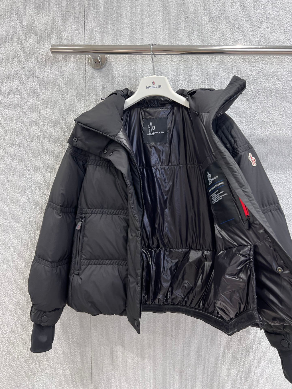 MONCLER 25S DOWN JACKET 236