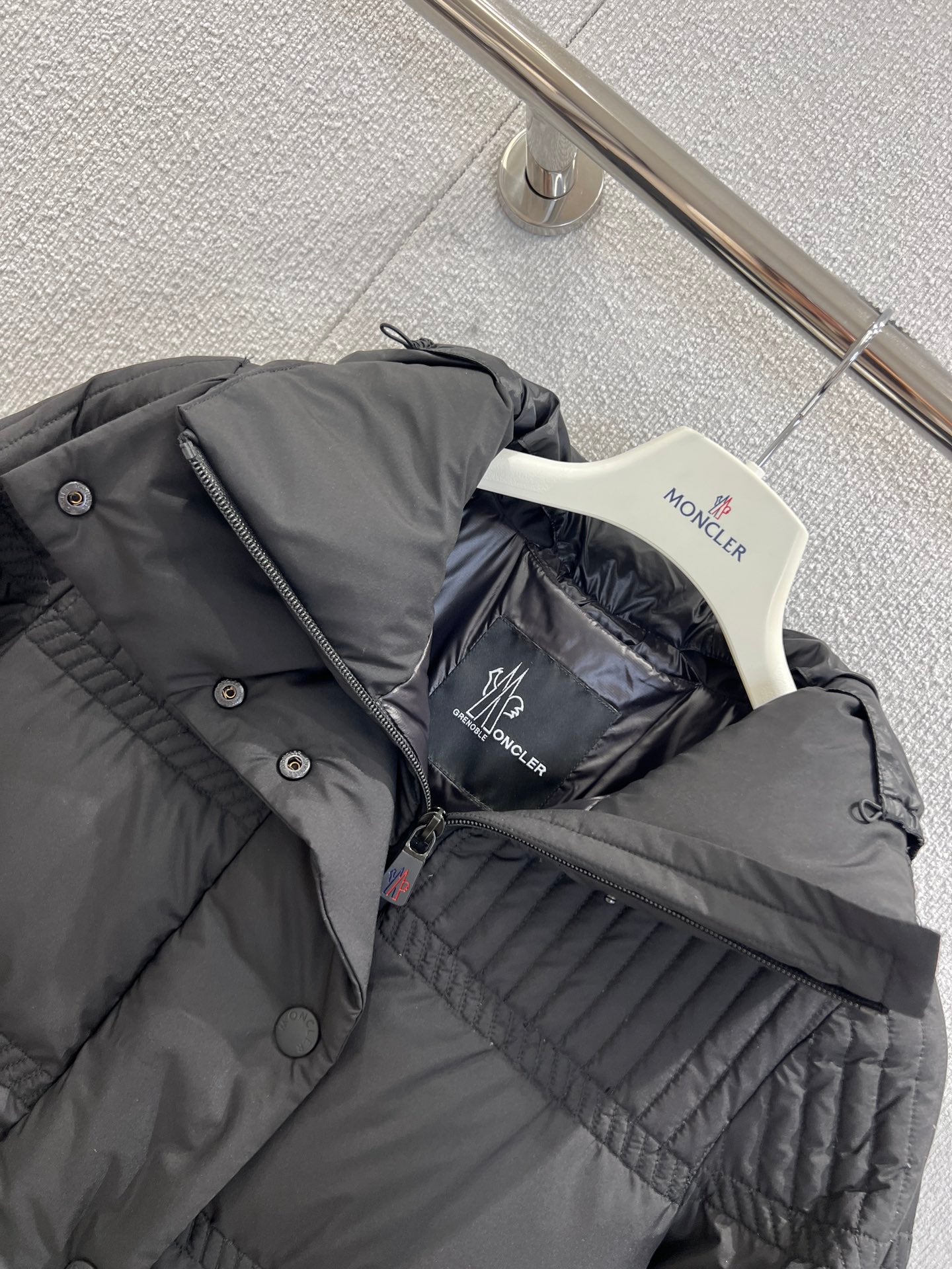 MONCLER 25S DOWN JACKET 236