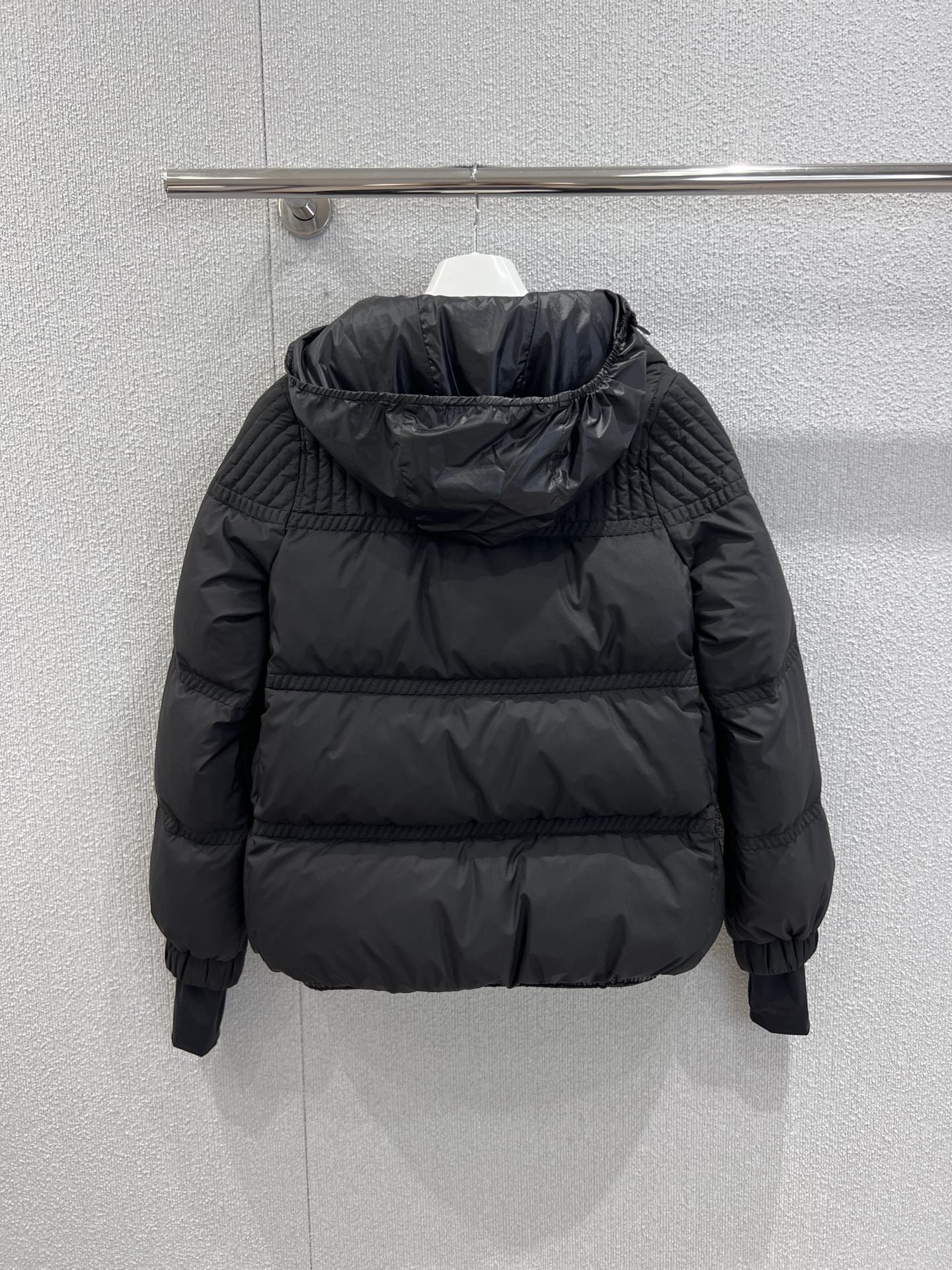 MONCLER 25S DOWN JACKET 236