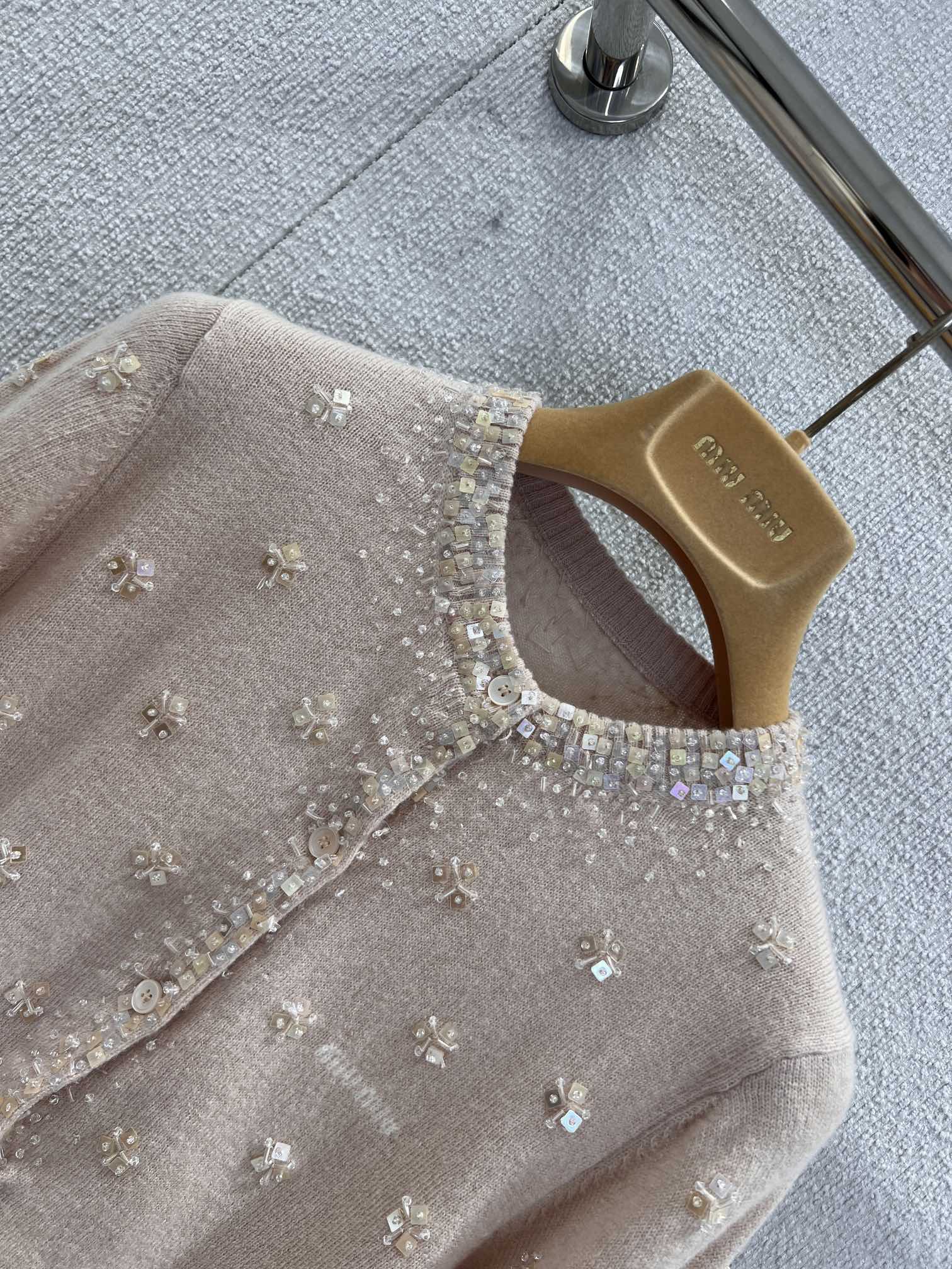 MIUMIU CARDIGAN STYLE 806