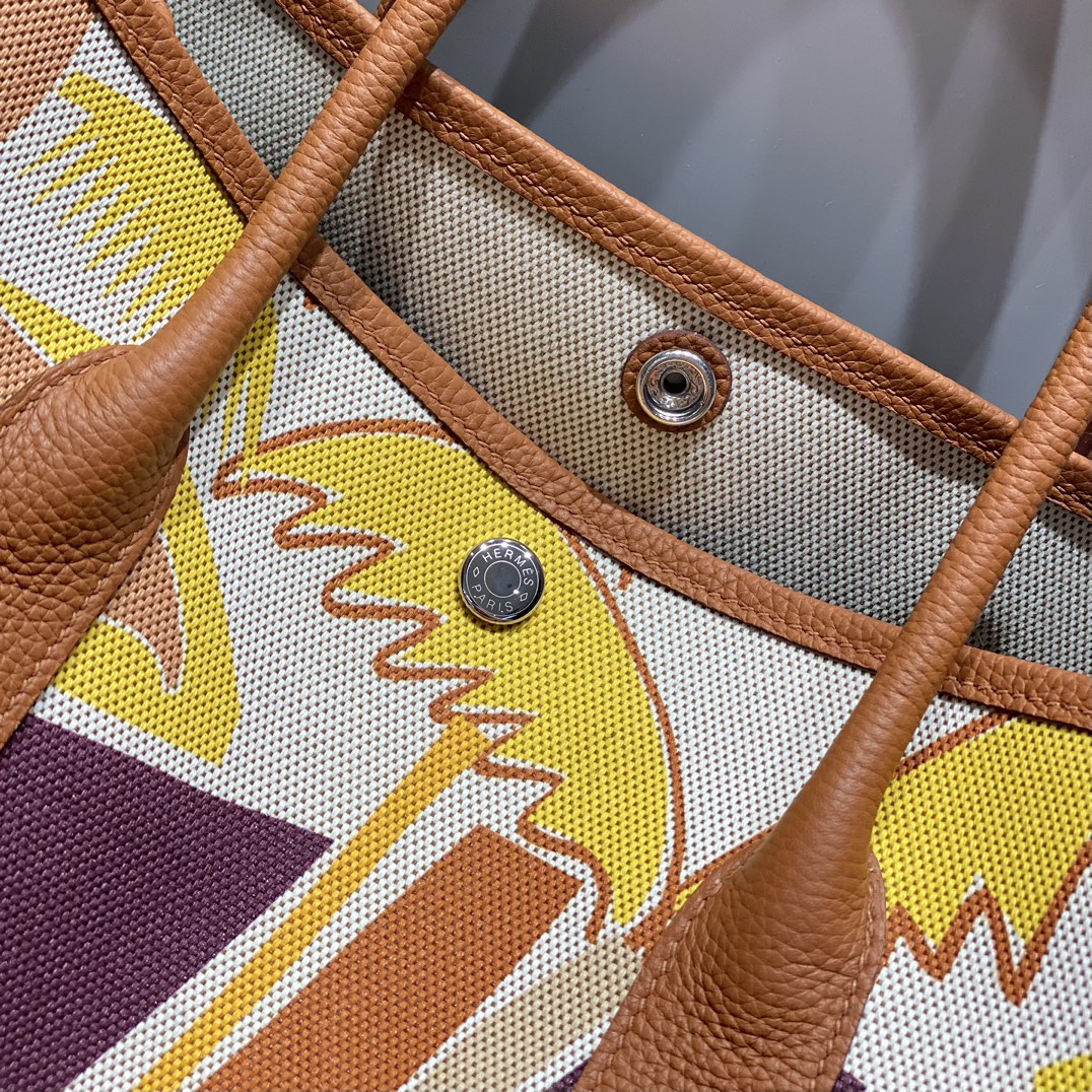 GARDEN PARTY 36 IN MULTICOLOR TOILE H CANVAS GOLD CALFSKIN TROPICAL STREETLINE ILLUSTRATION