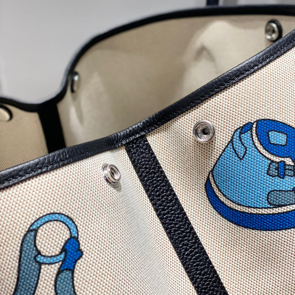 GARDEN PARTY 36 IN BLUE IVORY TOILE H CANVAS BLACK CALFSKIN EQUESTRIAN HARNESS PRINT