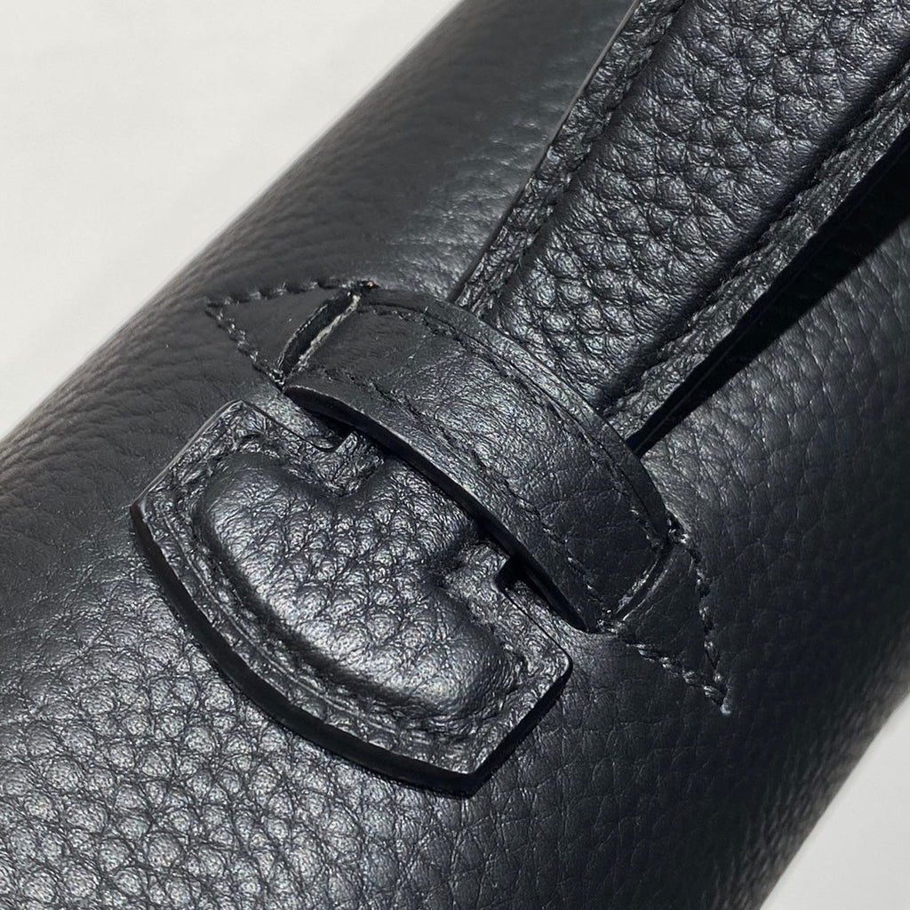 SAC A DEPECHES LIGHT 38 IN BLACK TOGO CALFSKIN