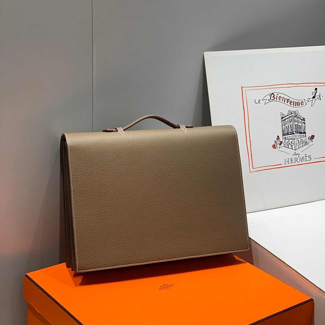 SAC A DEPECHES LIGHT 38 IN ELEZAN TOGO CALFSKIN