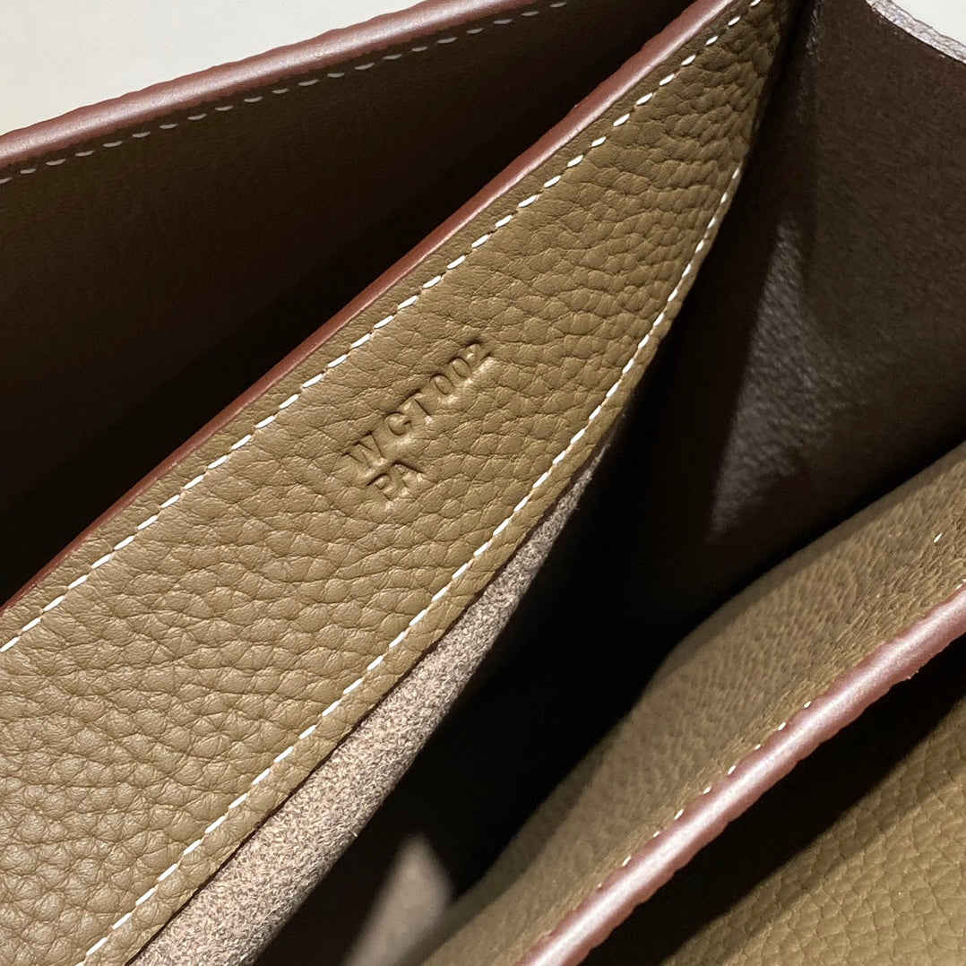 SAC A DEPECHES LIGHT 38 IN ELEZAN TOGO CALFSKIN