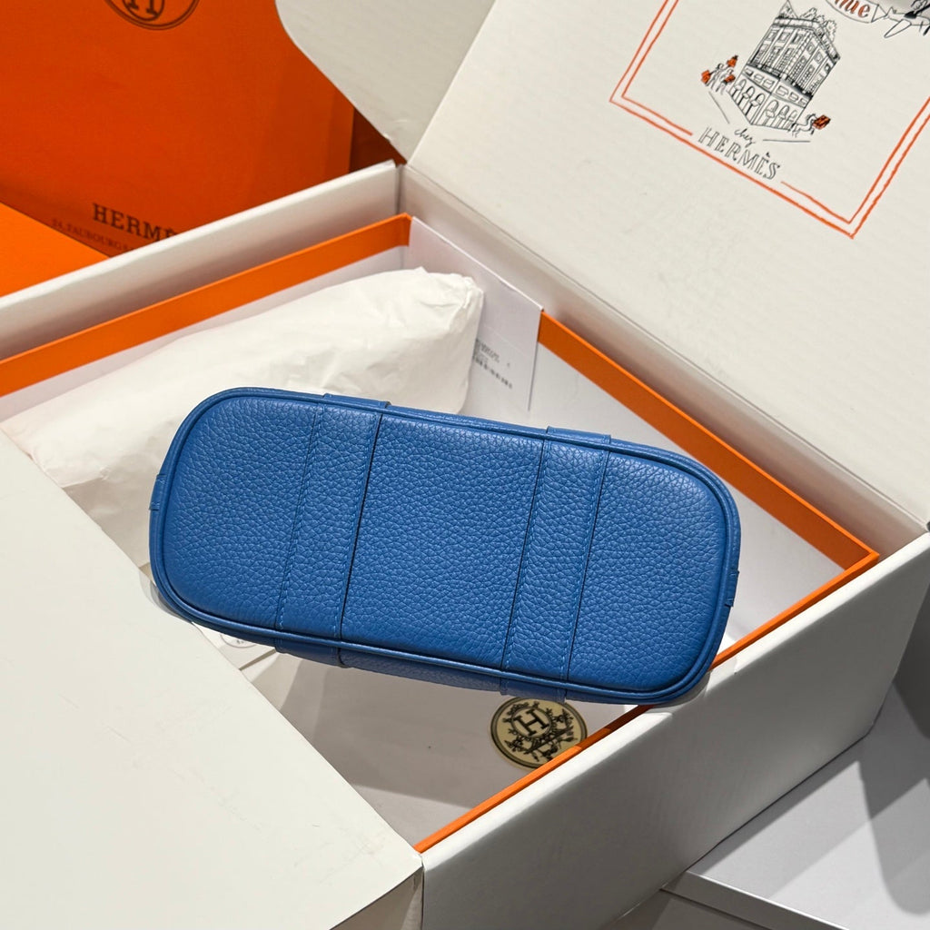 GARDEN PARTY 23CM IN WHITE MIX BLACK TOILETS COTTON CANVAS AND BLUE CALFSKIN