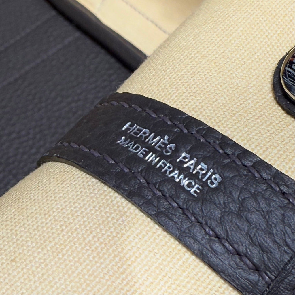 GARDEN PARTY 30CM IN DARK BEIGE TOILETS COTTON CANVAS AND BLACK CALFSKIN