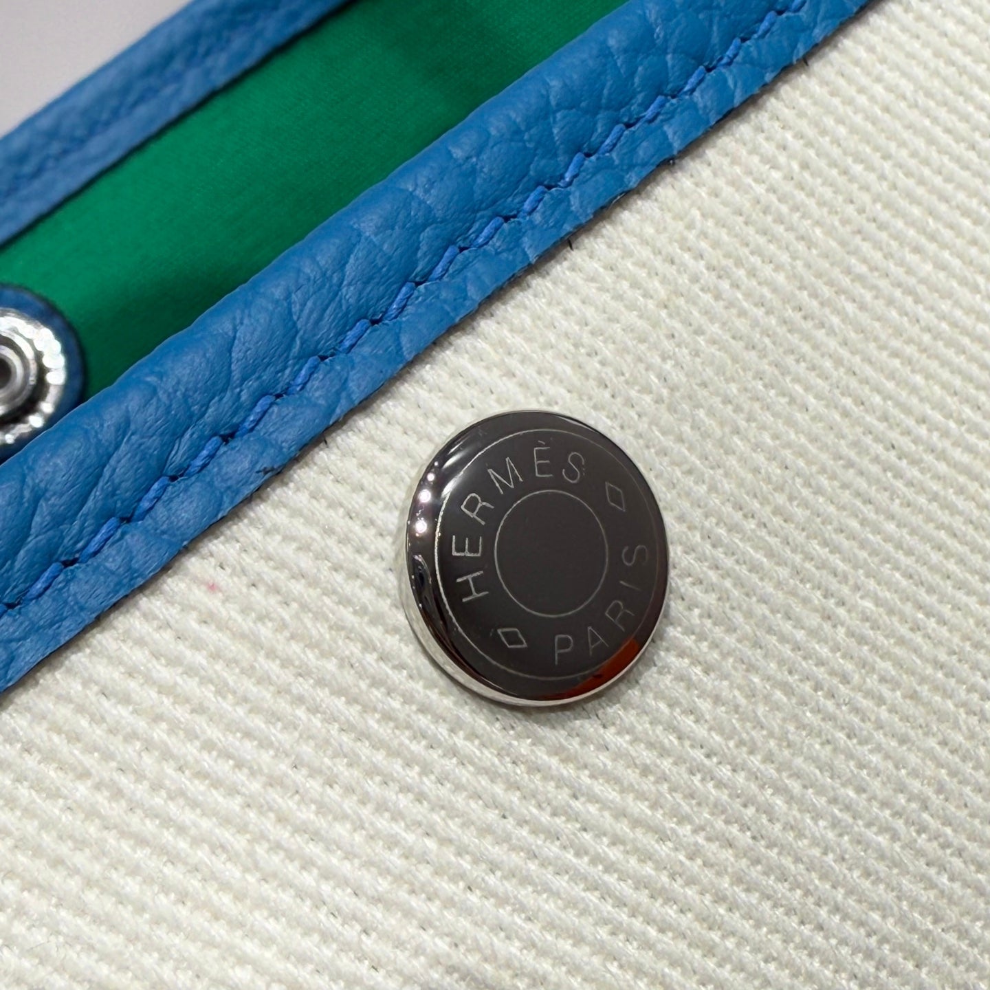 GARDEN PARTY 30CM IN WHITE TOILETS COTTON CANVAS AND BLUE CALFSKIN GREEN ON SIDE OTHER