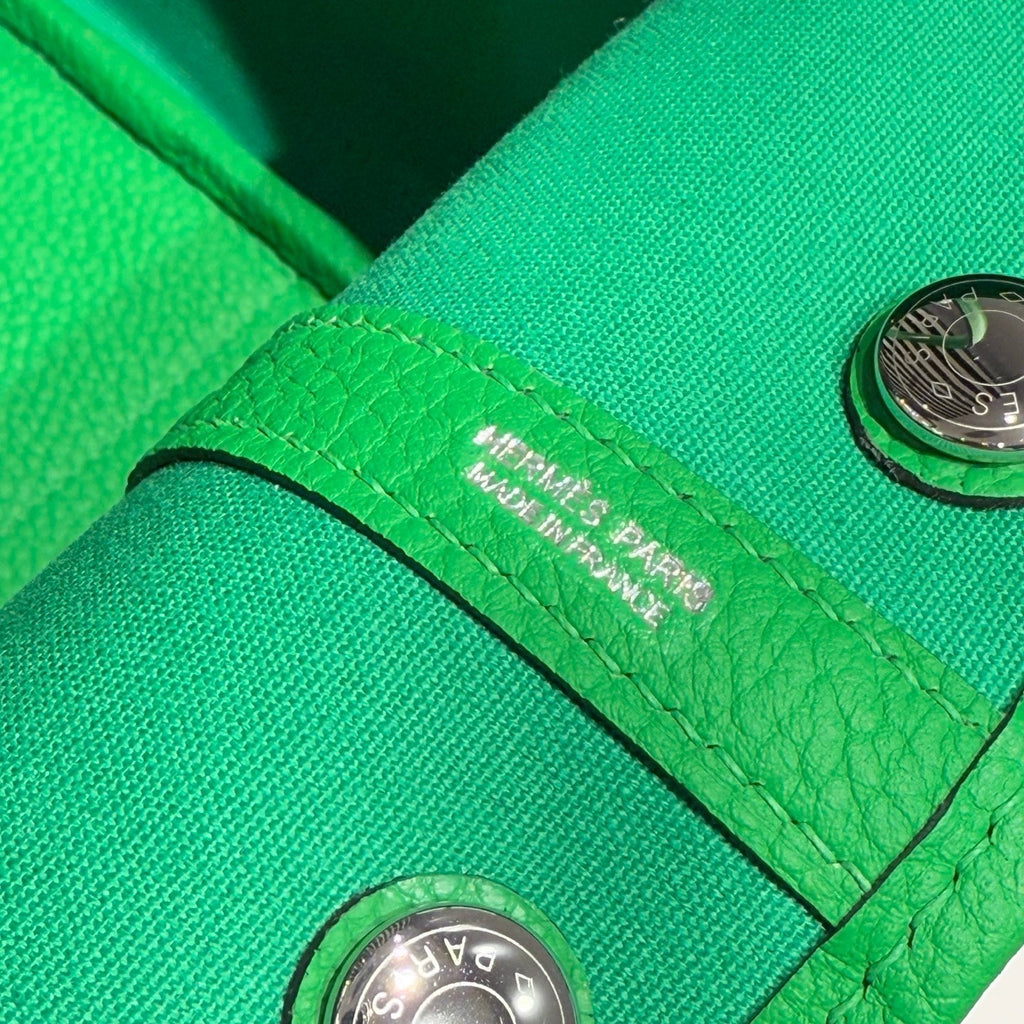 GARDEN PARTY 30CM IN CADMIUM GREEN TOILETS COTTON CANVAS AND GREEN CALFSKIN