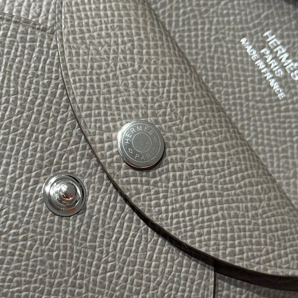 CALVI DUO COMPACT CARD HOLDER IN GRIS MEYER EPSOM CALFSKIN