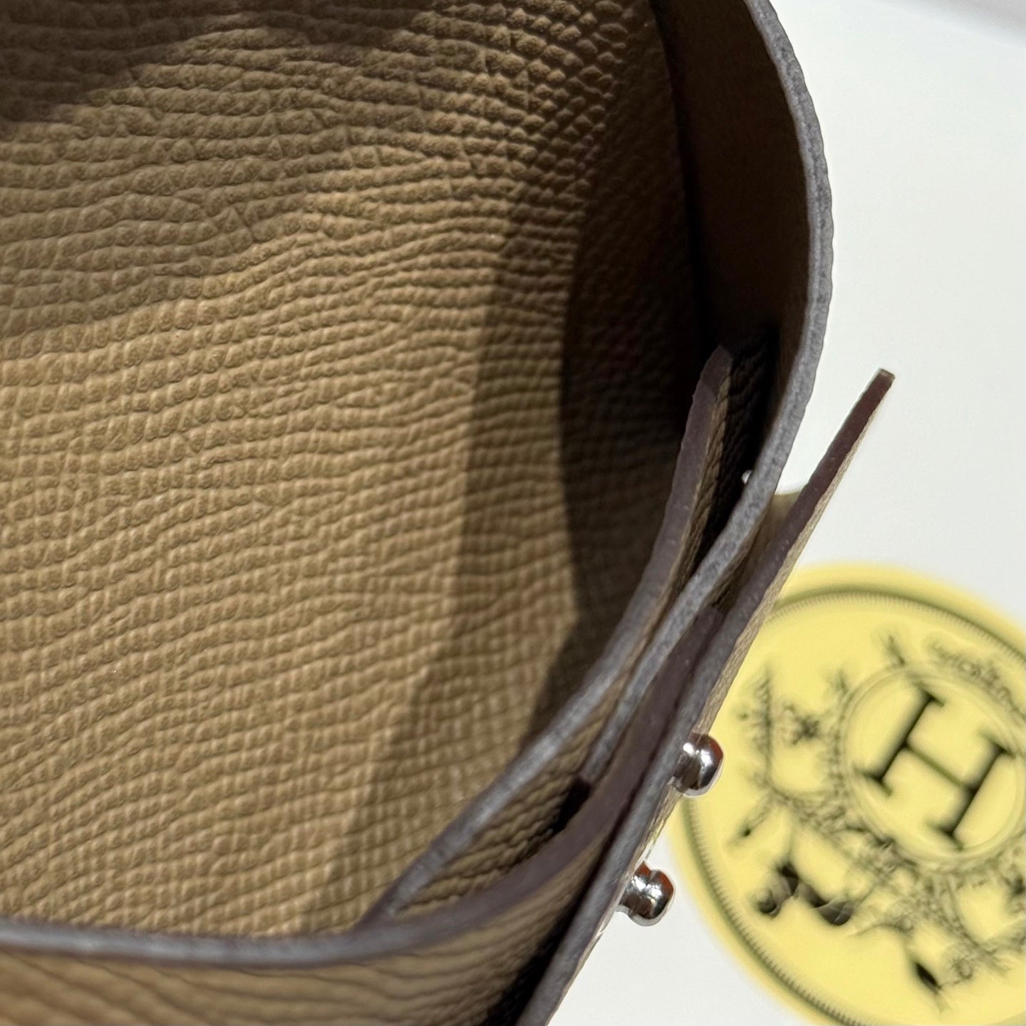 CALVI DUO COMPACT CARD HOLDER IN BEIGE MARFA EPSOM CALFSKIN