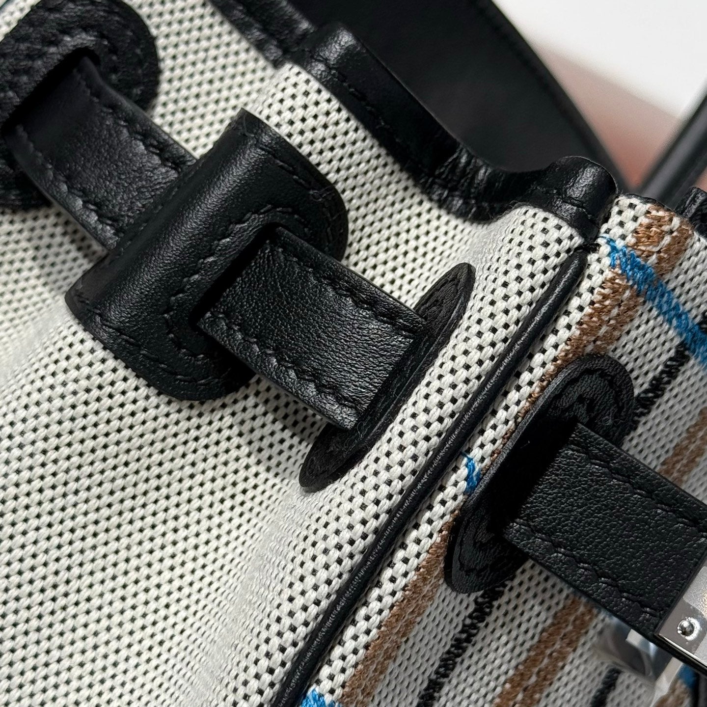 BIRKIN SHOULDER 29 IN BLACK CALFSKIN ÉCRU/NOIR/FAUVE/NOIR/BLEU ZANZIBAR EMBROIDERY PLAID CANVAS