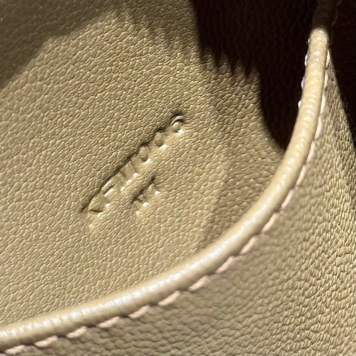 HERMES 25S MINI LINDY 19 IN BROWN CALFSKIN GOLD HARDWARE