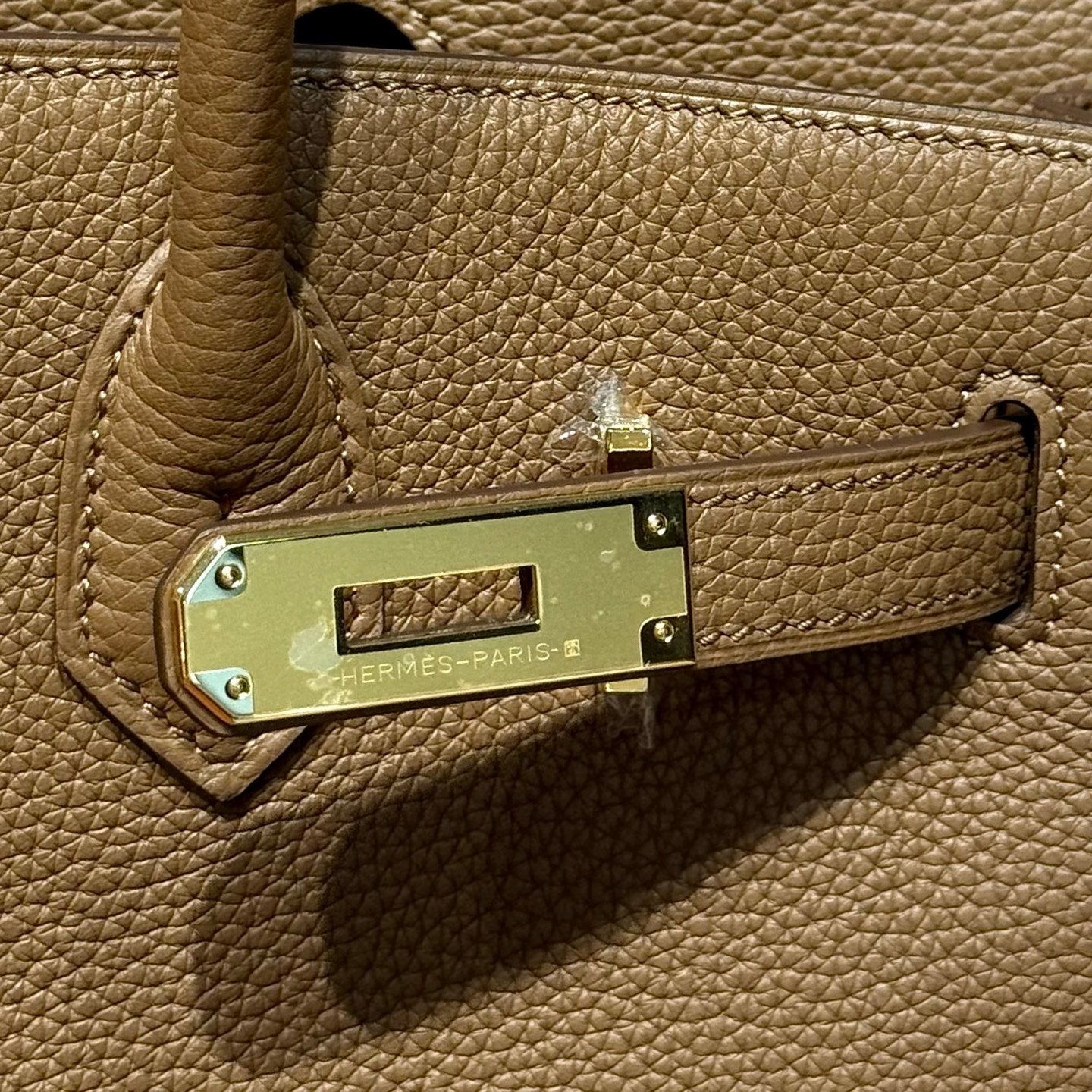 25S HERMES BIRKIN 30 IN COFFEE CALFSKIN GOLD HARDWARE