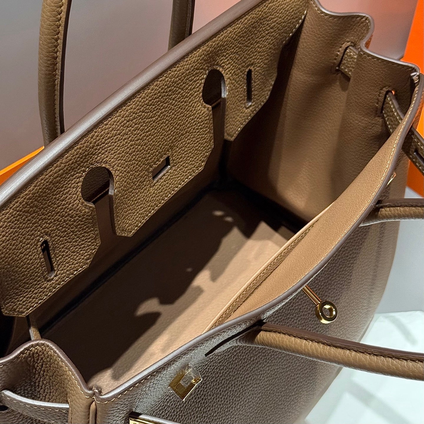 25S HERMES BIRKIN 30 IN COFFEE CALFSKIN GOLD HARDWARE