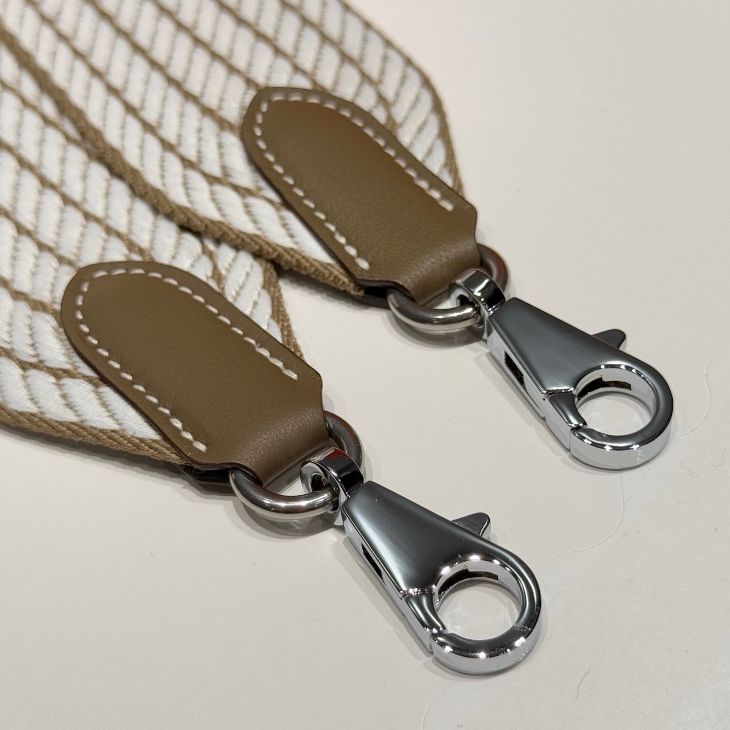 25S HERMES BAG STRAP BROWN AND WHITE PATTERN 85 IN CANVAS SILVER HARDWARE