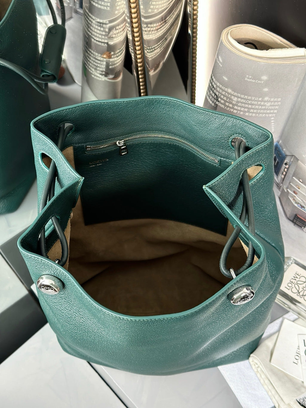 PEBBLE HOBO 40 IN GREEN FOREST SUPPLE GRAINED CALFSKIN