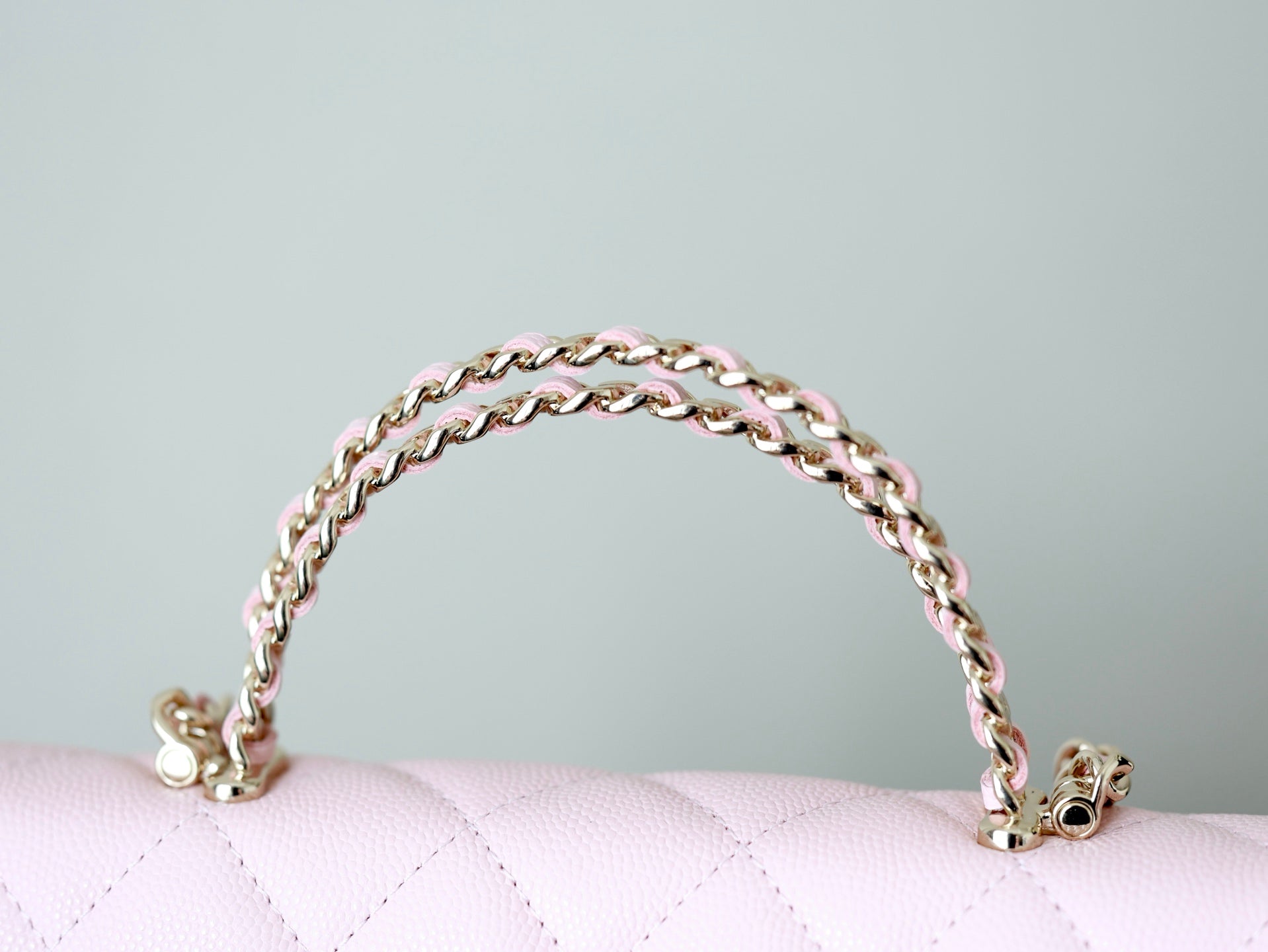 CHANEL 25S KELLY IN PASTEL PINK LAMBSKIN WITH GOLD HARDWARE