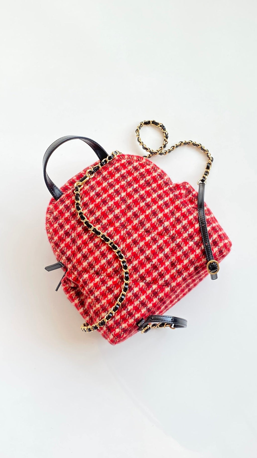 CHANEL 25S BACKPACK 28 CM IN RED TWEED WITH GOLD HARDWARE