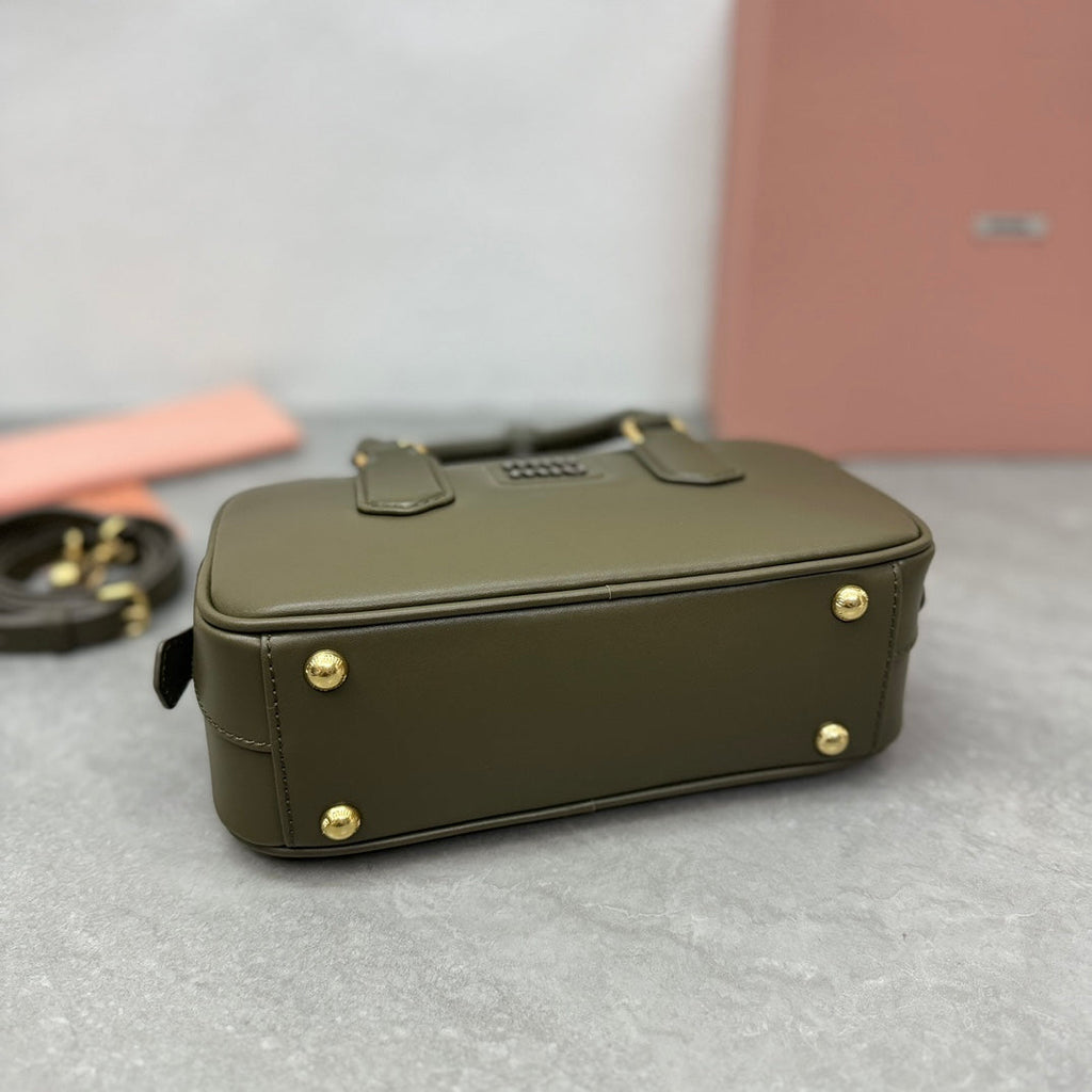 ARCADIE BAG 22 IN KELP GREEEN SMOOTH CALFSKIN EMBOSSED LOGO