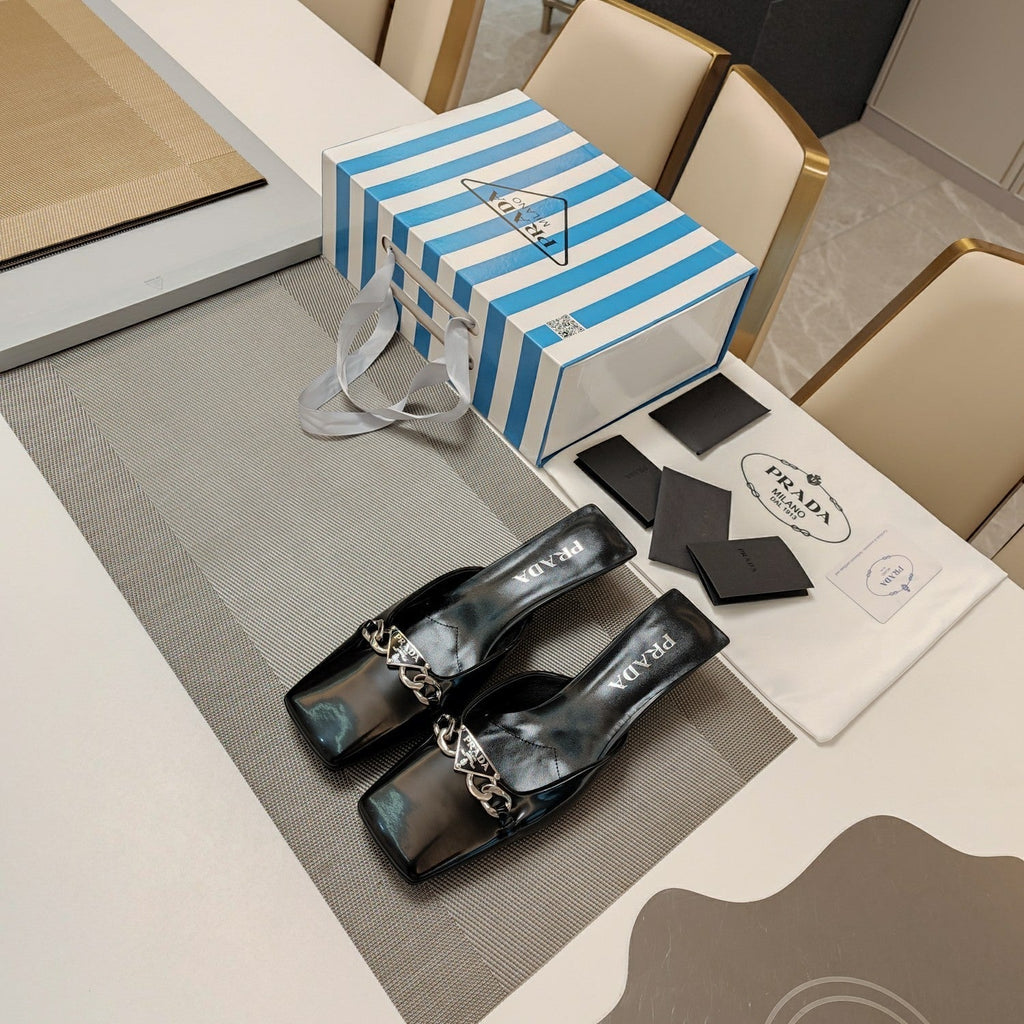 PRA SQUARE TOE MULES BLACK CALFSKIN WITH CHAIN