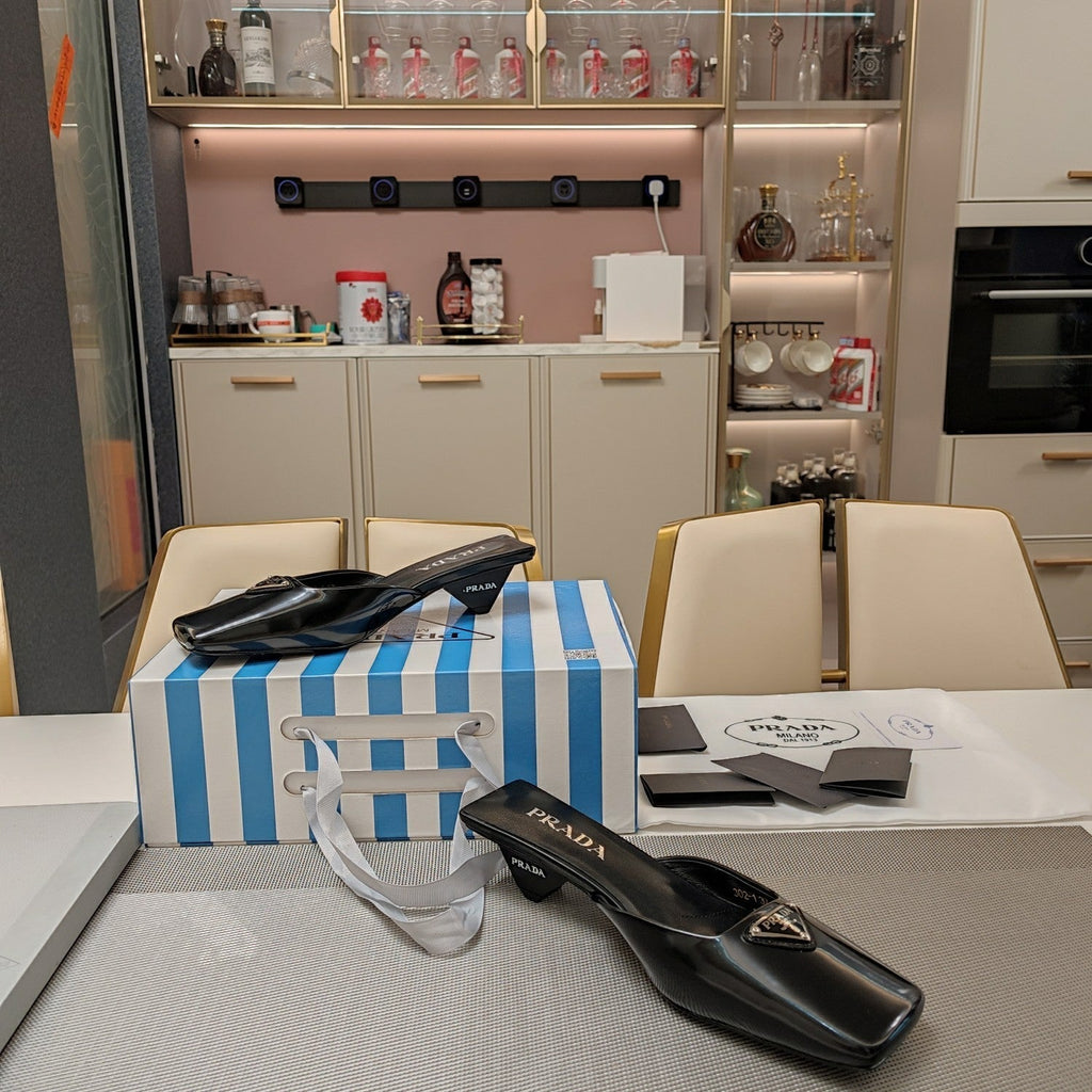 PRA SQUARE TOE MULES BLACK CALFSKIN WITH LOGO