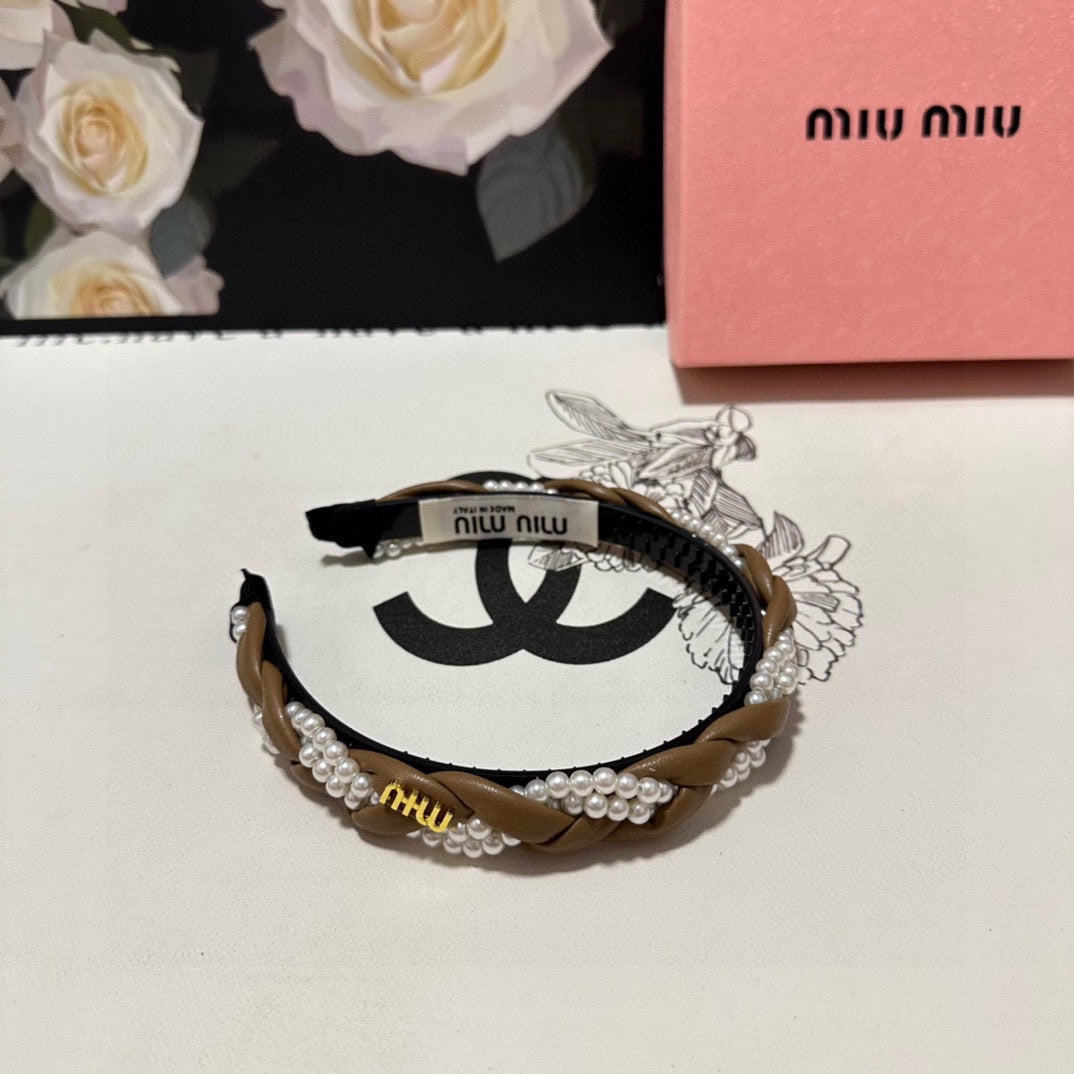 HEADBAND IN GOLDEN BROWN CALFSKIN MIX PEARL CHAIN 347679