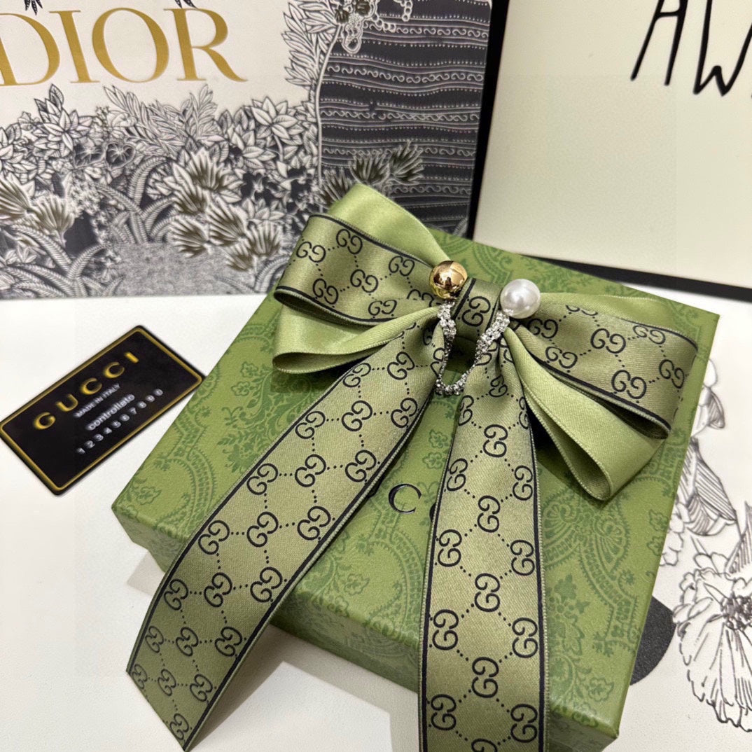 RIBBON BOW HAIR CLIP IN OLIVE GREEN RE-NYLON ATTACHED PEARL 358261