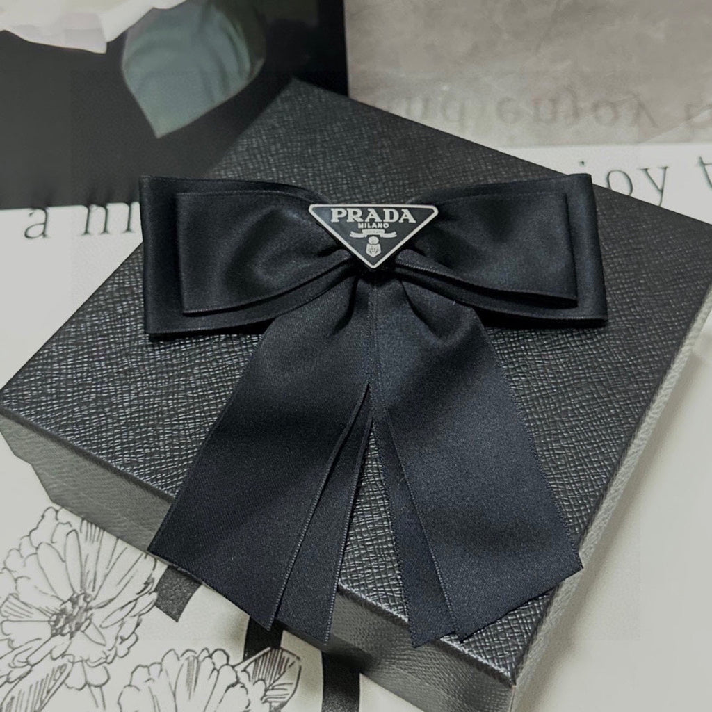 BOW HAIR CLIP IN BLACK RE-NYLON 423593