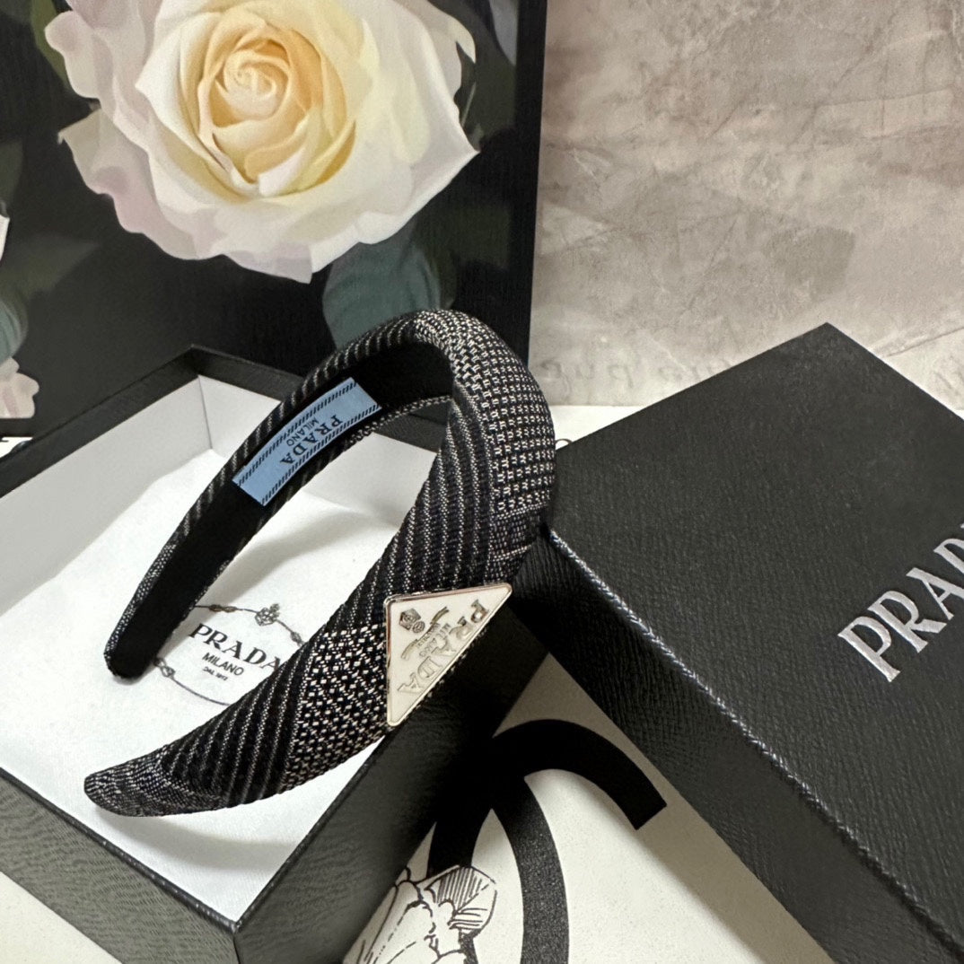 THICK HEADBAND IN BLACK MIX WHITE KNITTED FABRIC 432808