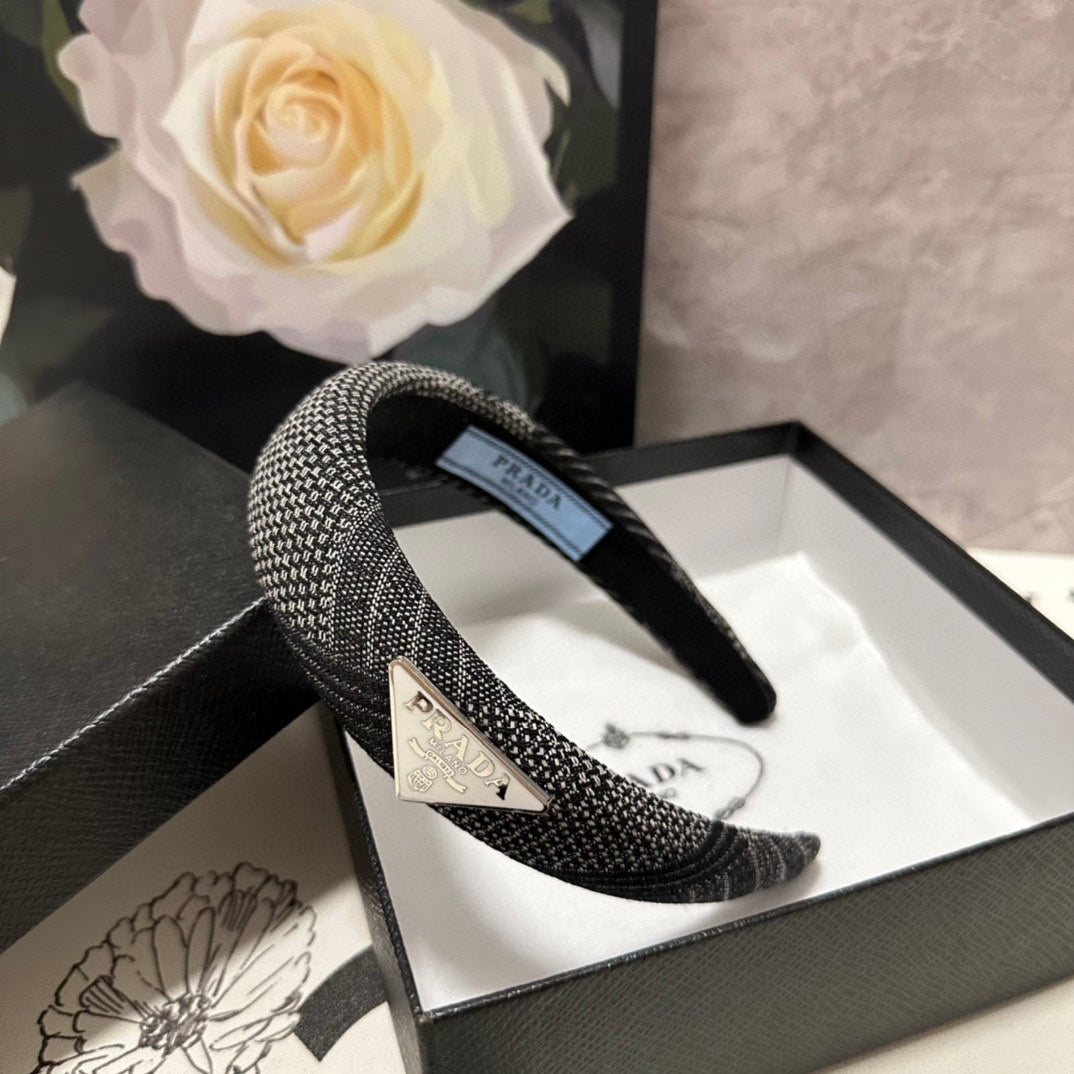 THICK HEADBAND IN BLACK MIX WHITE KNITTED FABRIC 432808