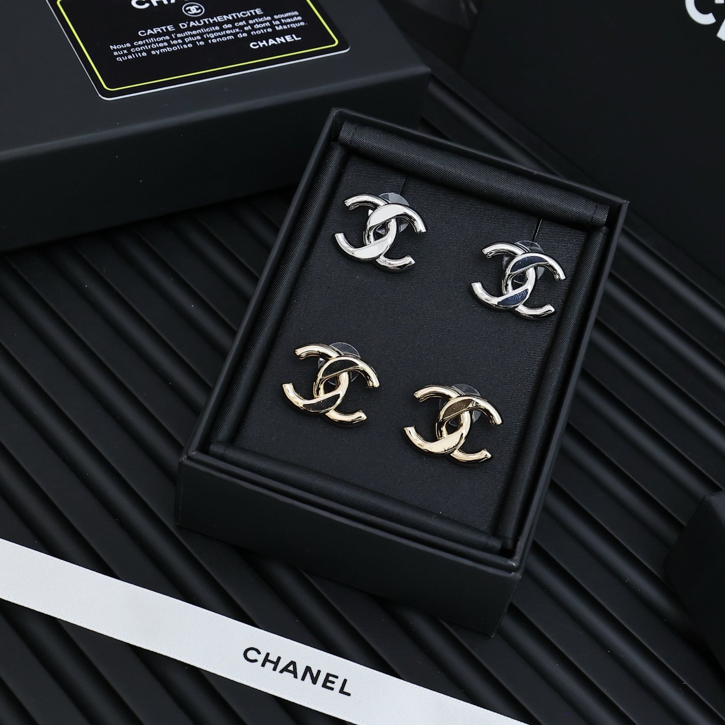 CC 25S DOUBLE C IN METAL EARRINGS