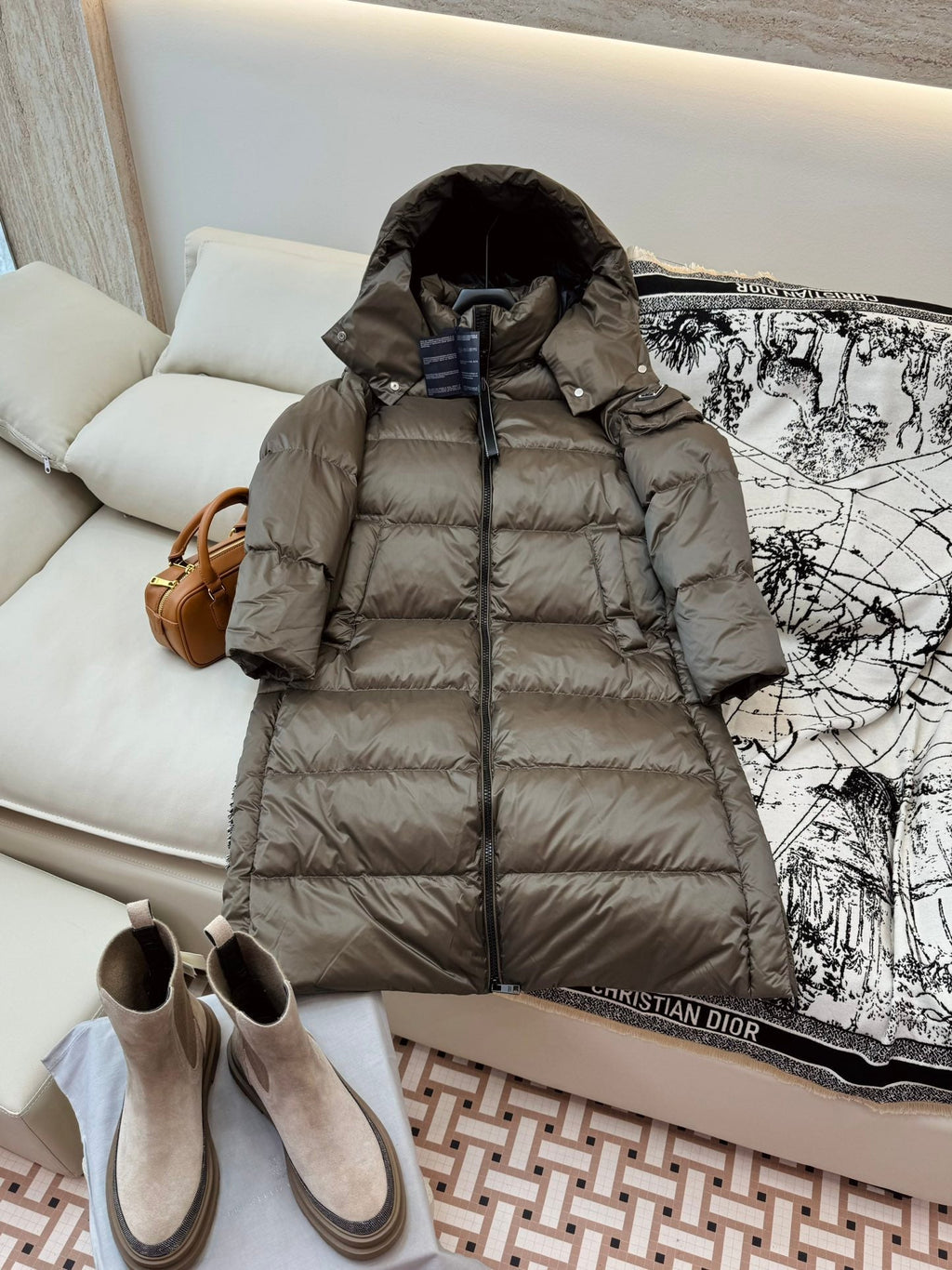 PRADA 25S DOWN JACKET 444