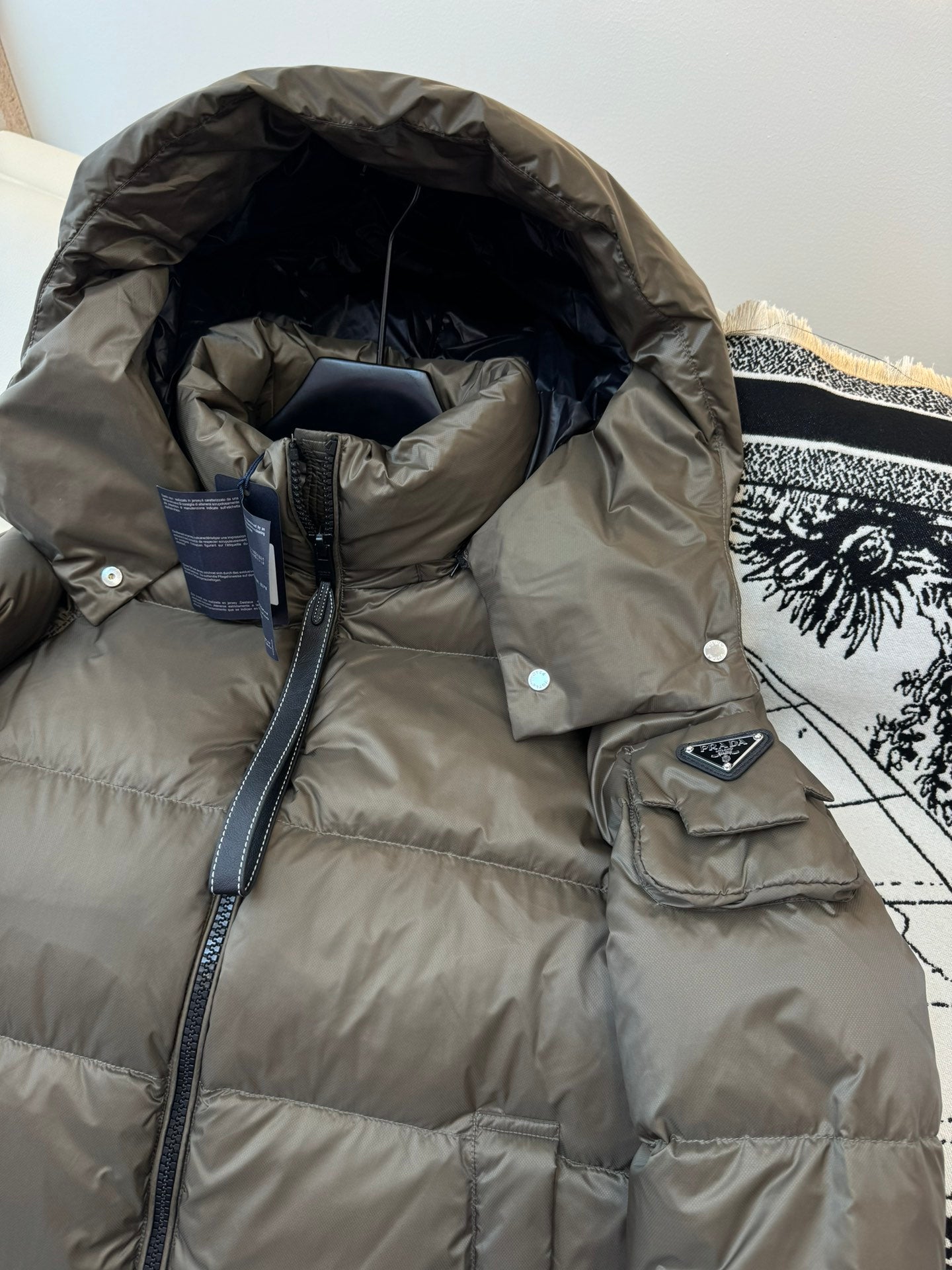 PRADA 25S DOWN JACKET 444