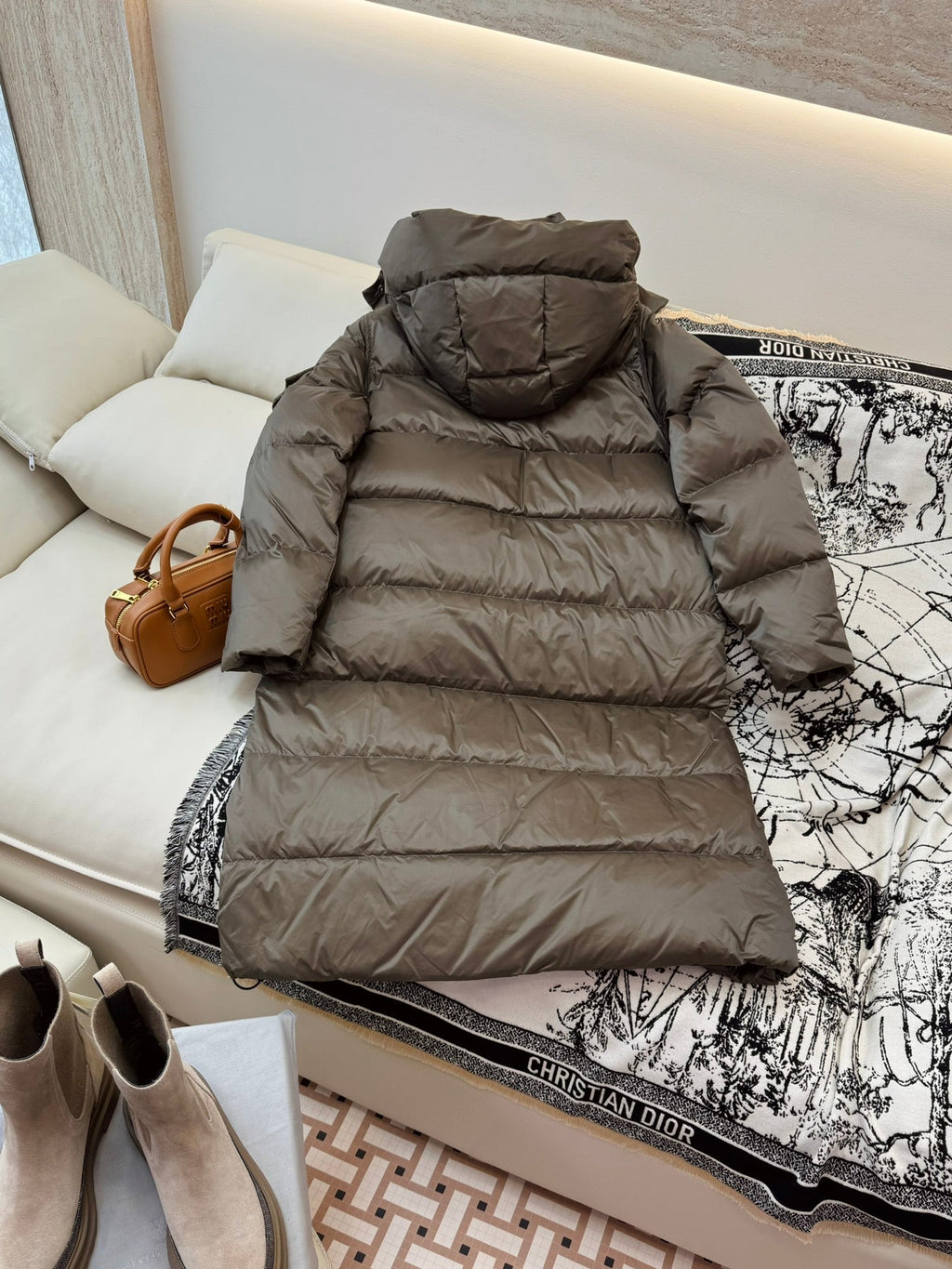 PRADA 25S DOWN JACKET 444