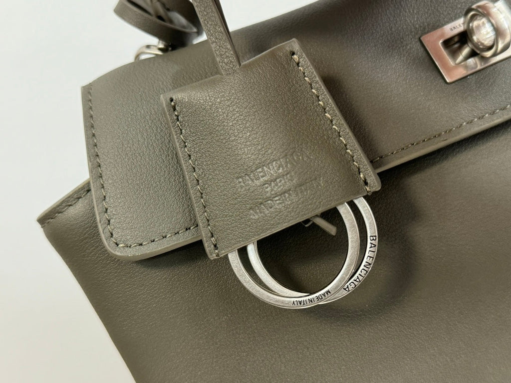 RODEO MEDIUM BAG 35 IN KHAKI GREEN SMOOTH CALFSKIN SILVER HARDWARE