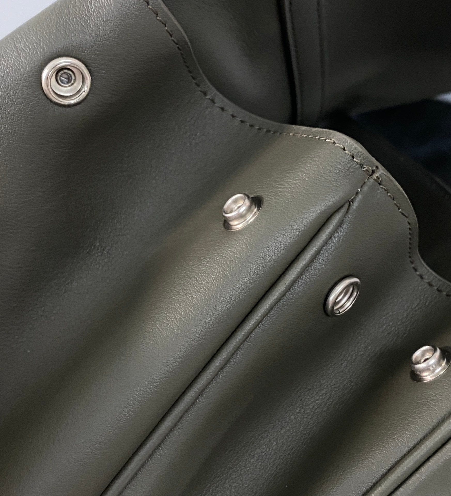 RODEO LARGE BAG 40 IN KHAKI GREEN SMOOTH CALFSKIN SILVER HARDWARE