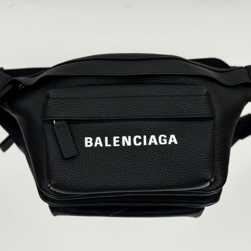 EVERYDAY BELTPACK 40 IN BLACK GRAINED CALFSKIN