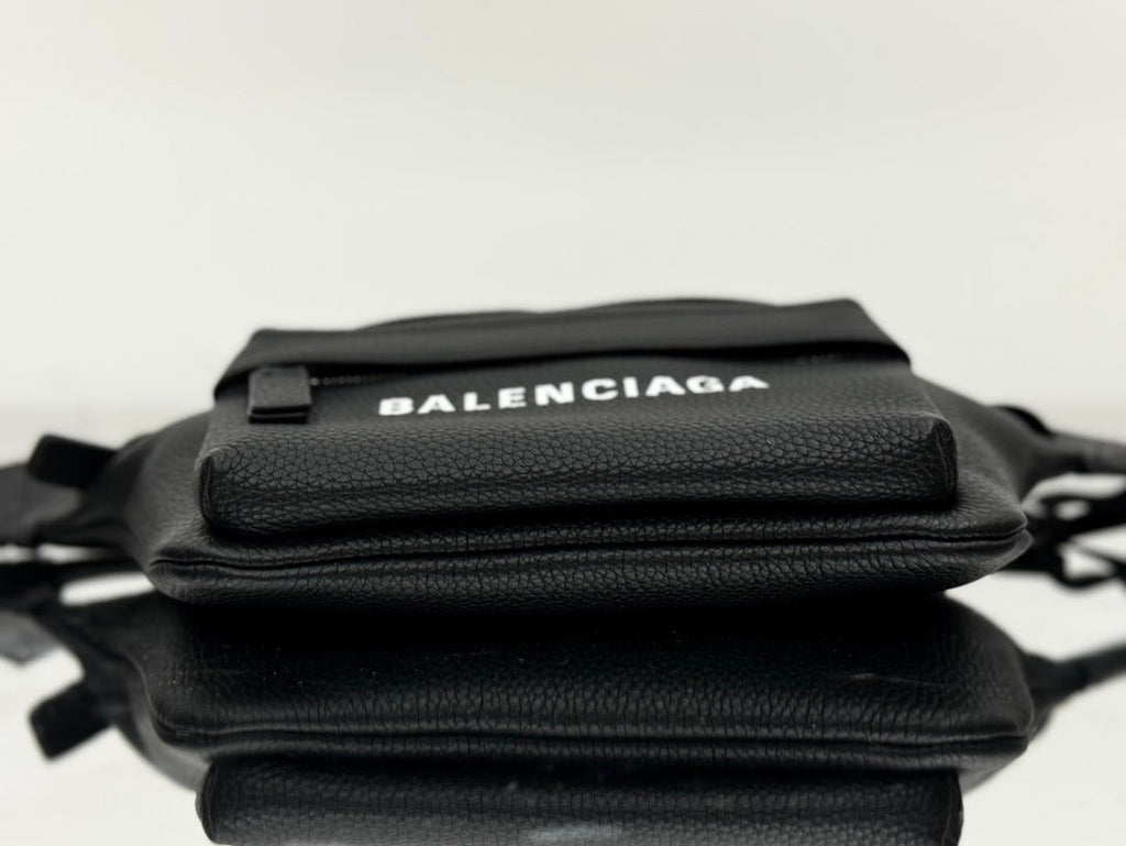 EVERYDAY BELTPACK 40 IN BLACK GRAINED CALFSKIN