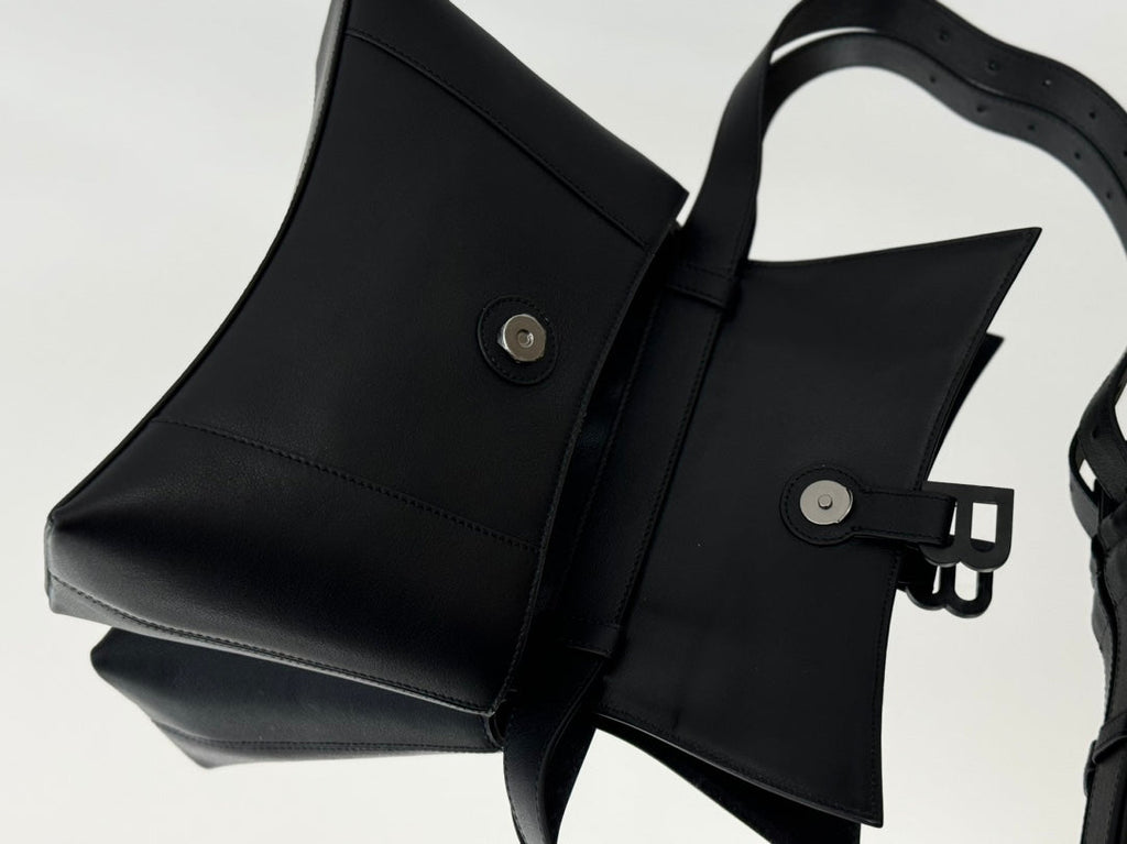 DOWNTOWN S CROSSBODY BAG 30 IN BLACK SOFT LAMBSKIN
